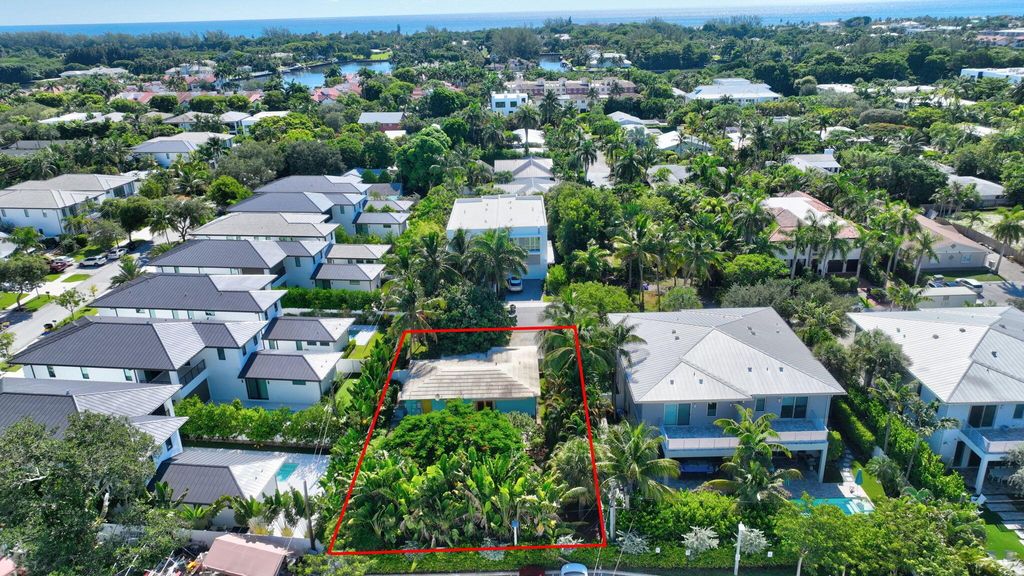 Photo of 1248 NE 8th Avenue, Delray Beach, FL 33483 (MLS # R11121738)