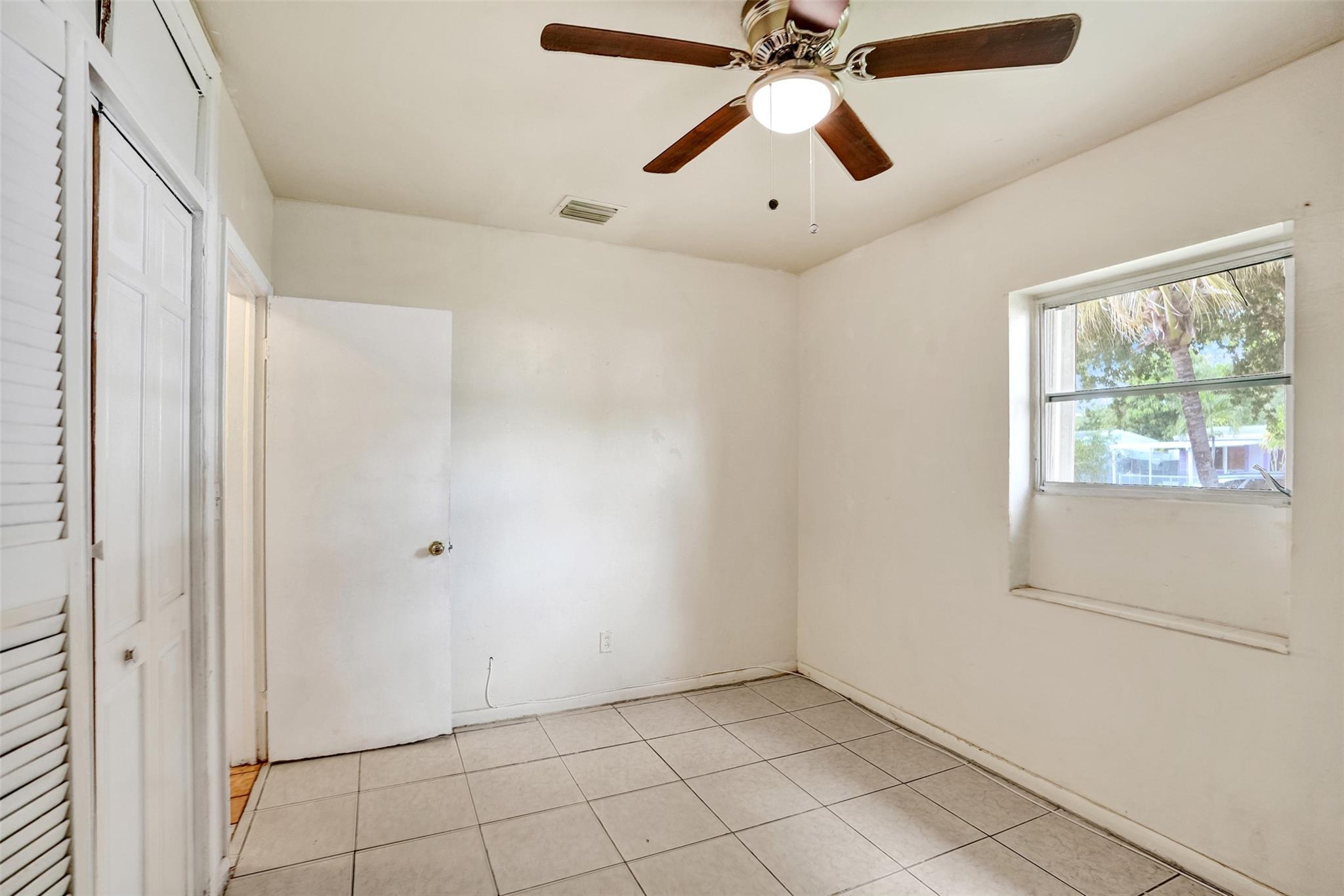 Lauderdale Manors Add 30- - Residential Lease