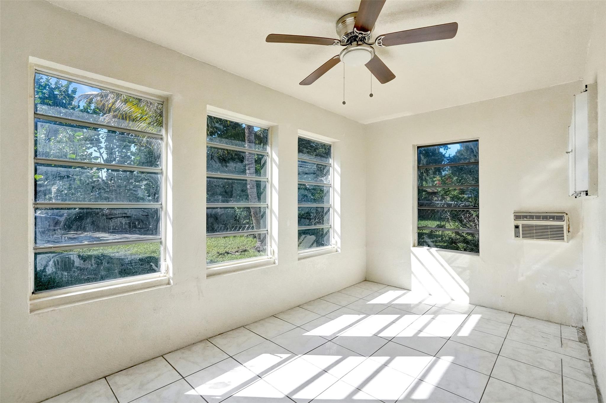 Lauderdale Manors Add 30- - Residential Lease