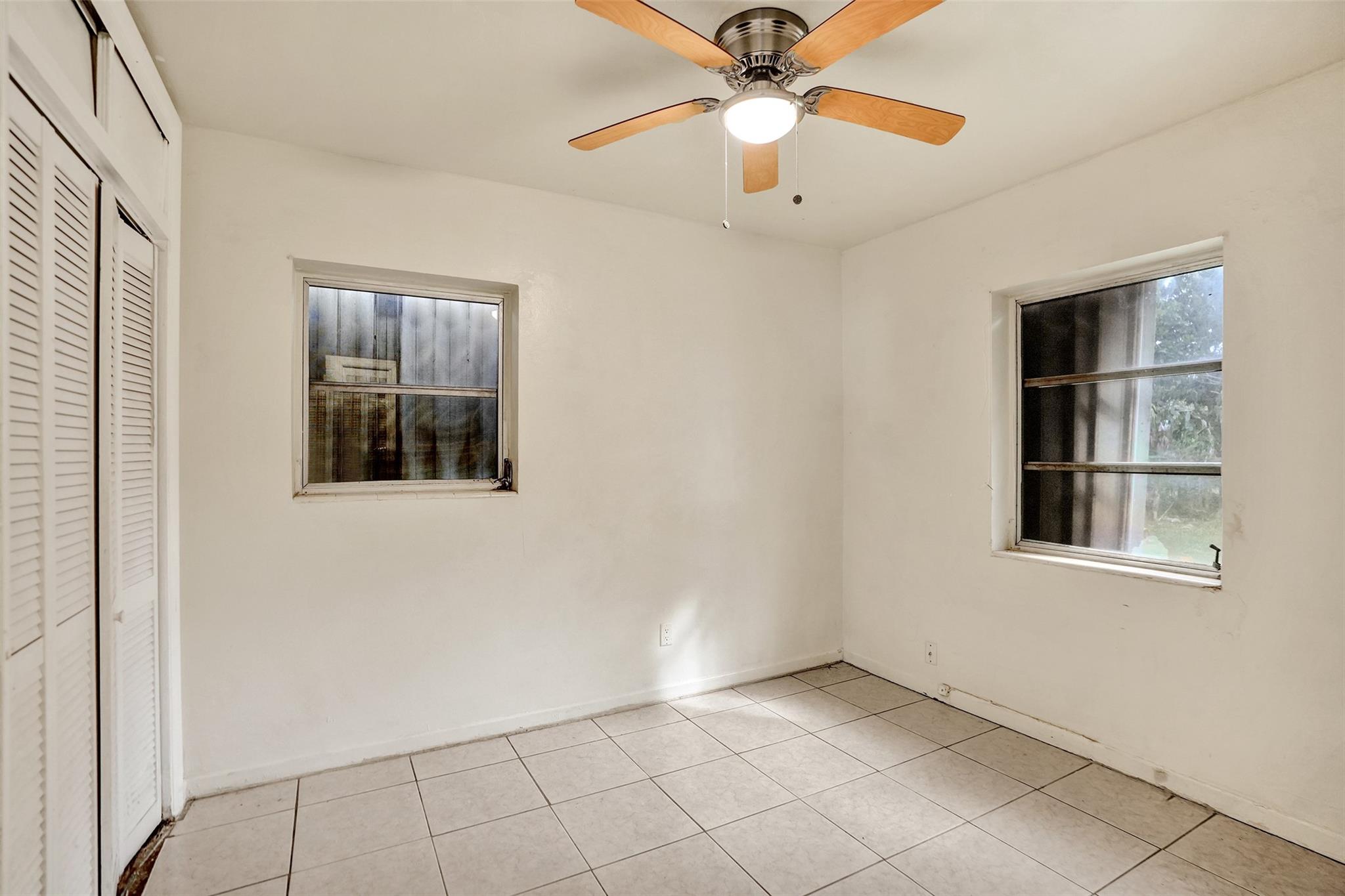 Lauderdale Manors Add 30- - Residential Lease