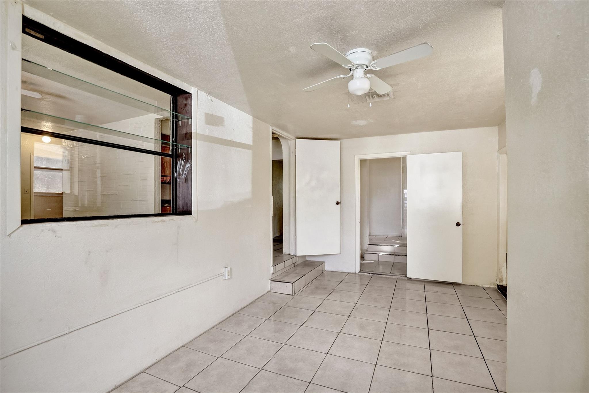 Lauderdale Manors Add 30- - Residential Lease