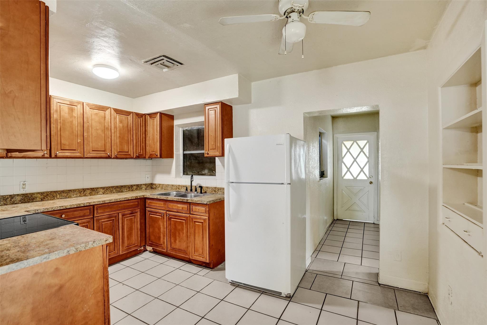 Lauderdale Manors Add 30- - Residential Lease