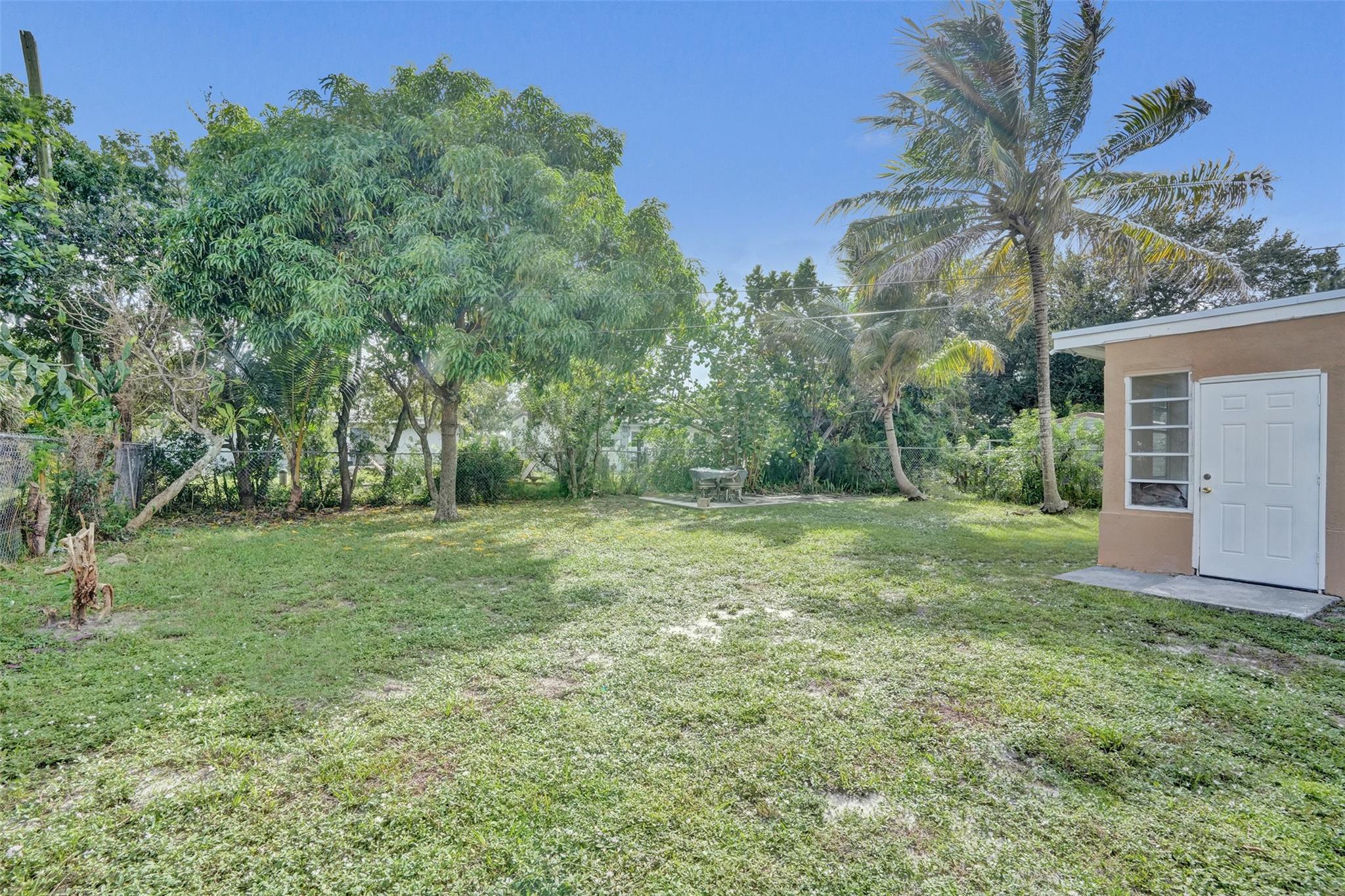 Lauderdale Manors Add 30- - Residential Lease