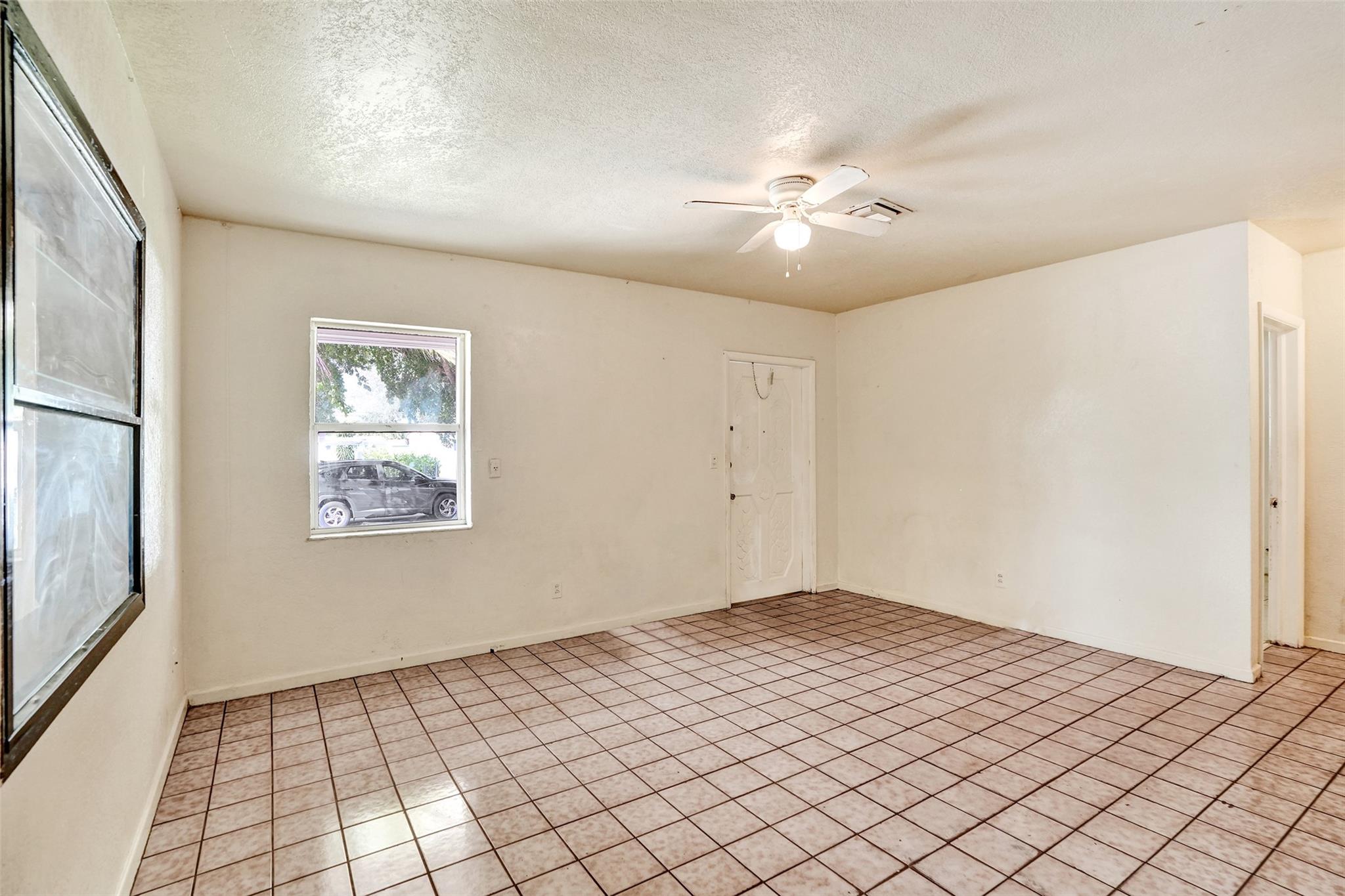 Lauderdale Manors Add 30- - Residential Lease