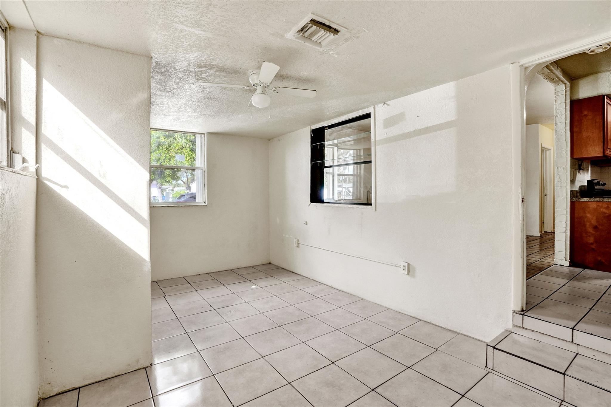 Lauderdale Manors Add 30- - Residential Lease