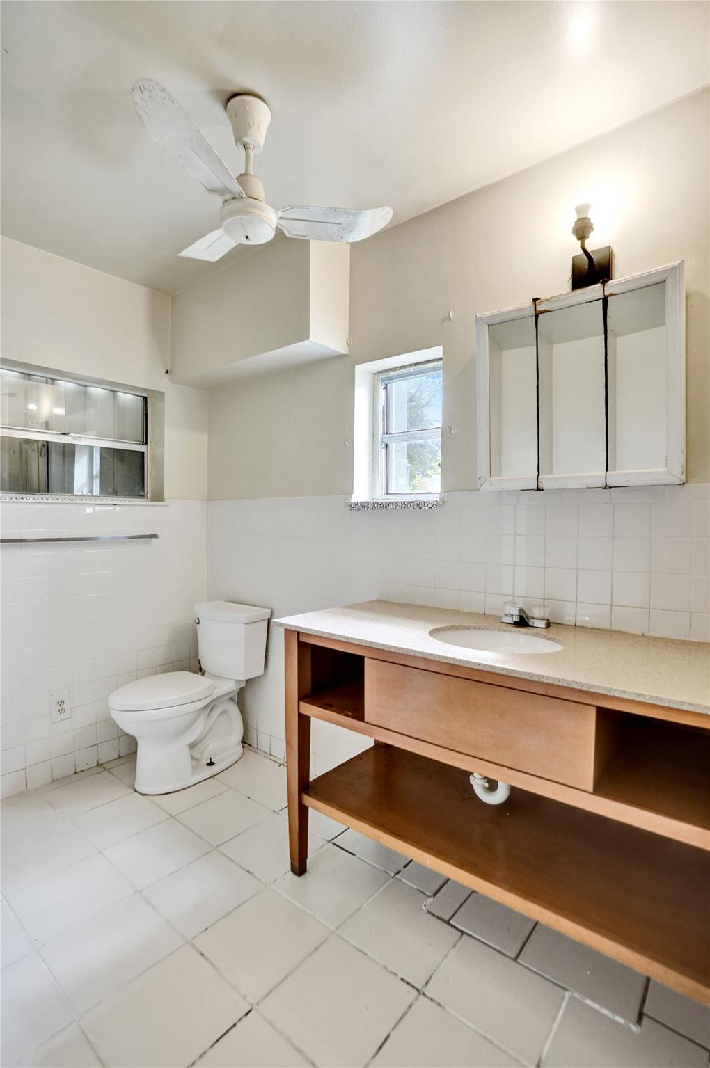 Lauderdale Manors Add 30- - Residential Lease