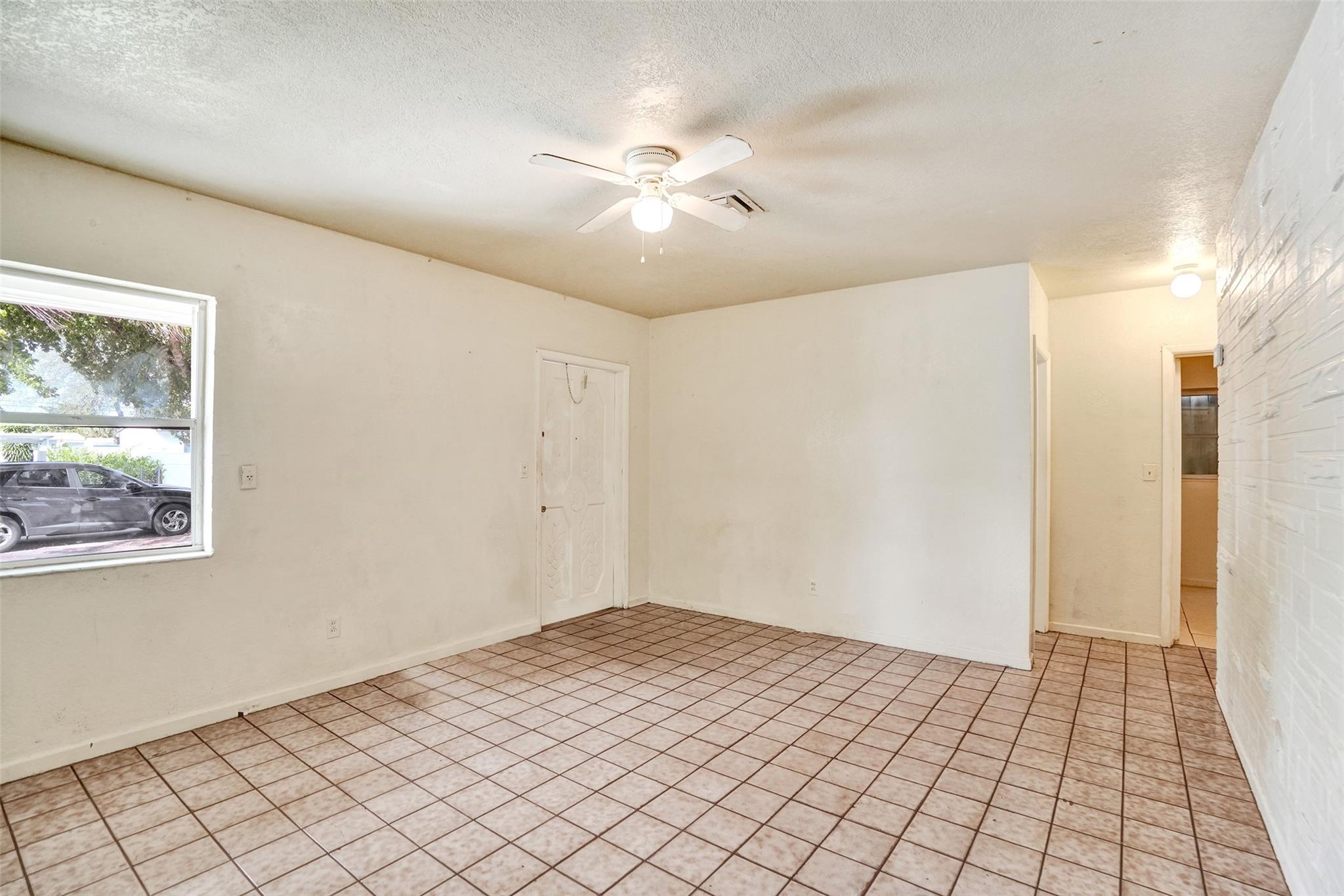 Lauderdale Manors Add 30- - Residential Lease