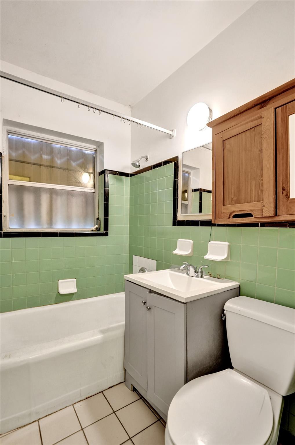 Lauderdale Manors Add 30- - Residential Lease