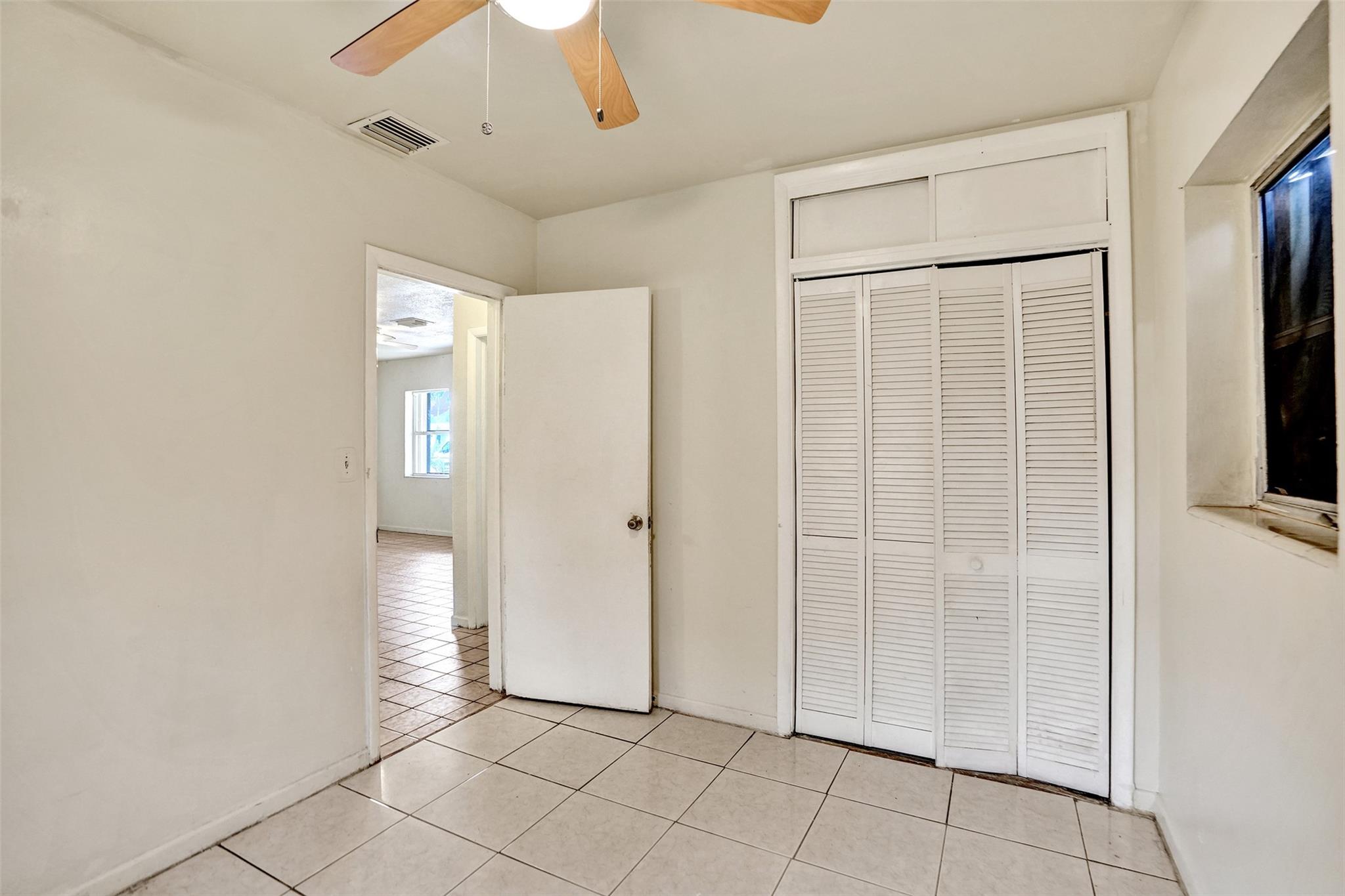 Lauderdale Manors Add 30- - Residential Lease