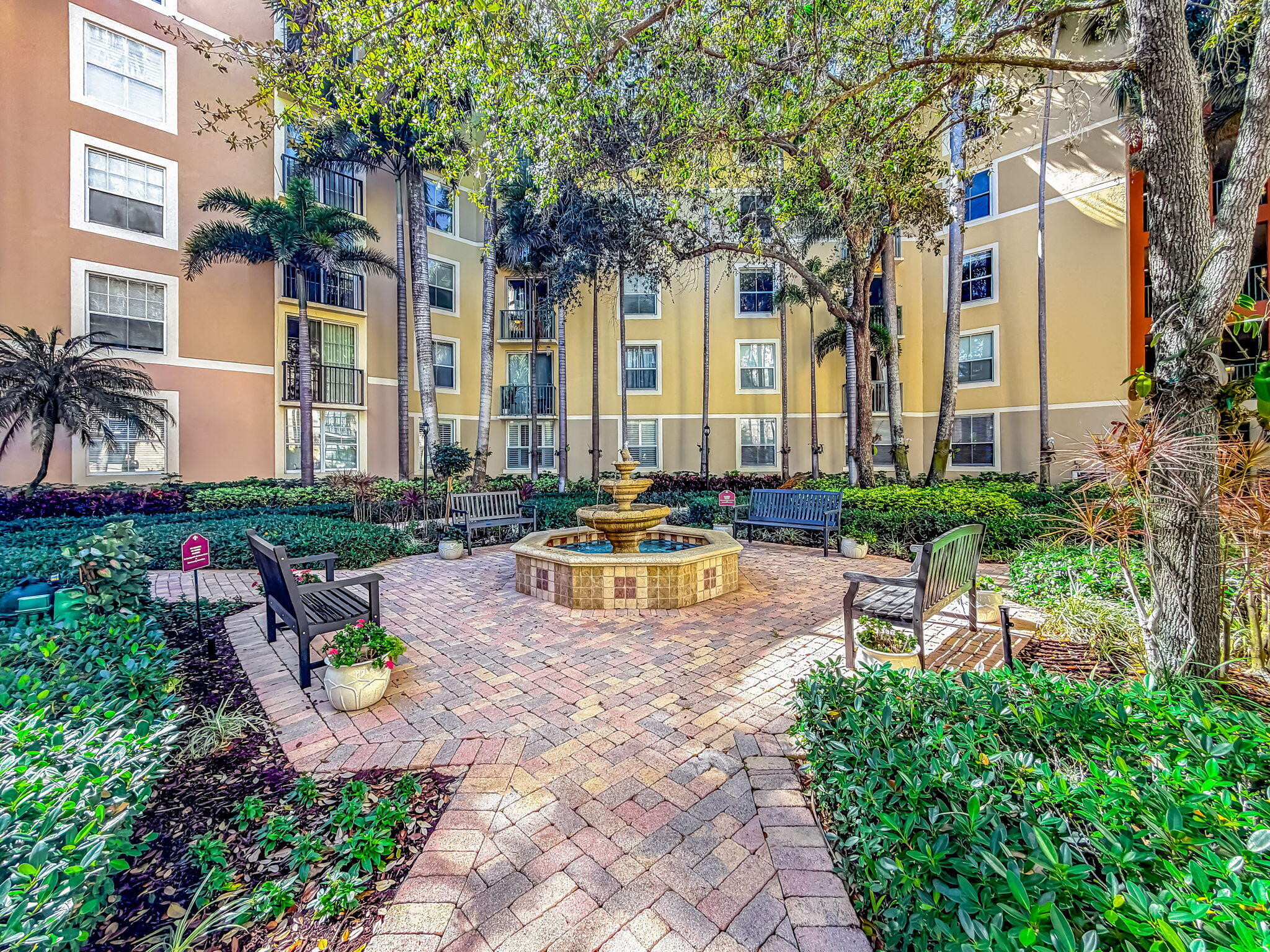 630 S Sapodilla Avenue 218