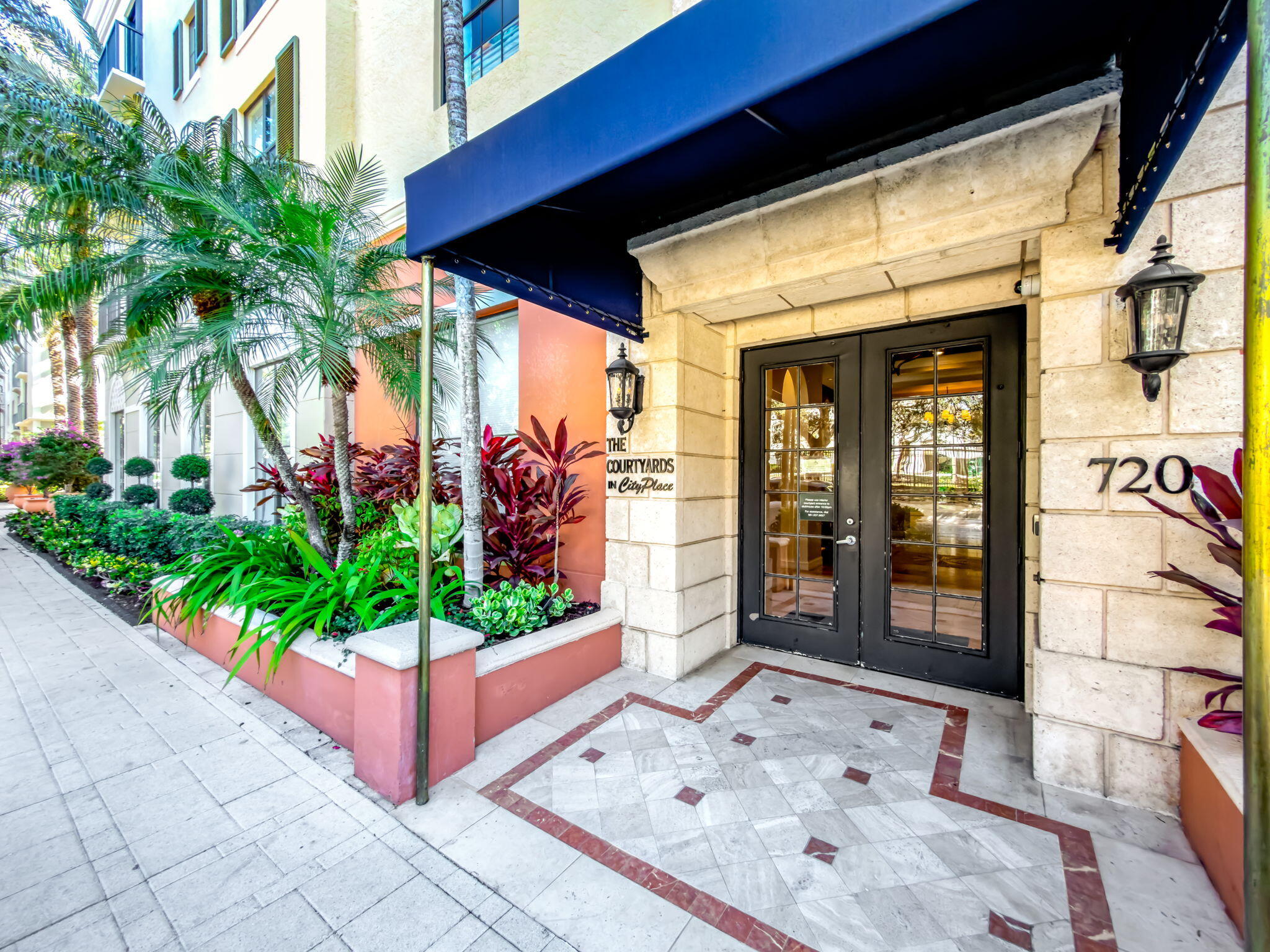 COURTYARDS IN CITYPLACE CONDO - Residential