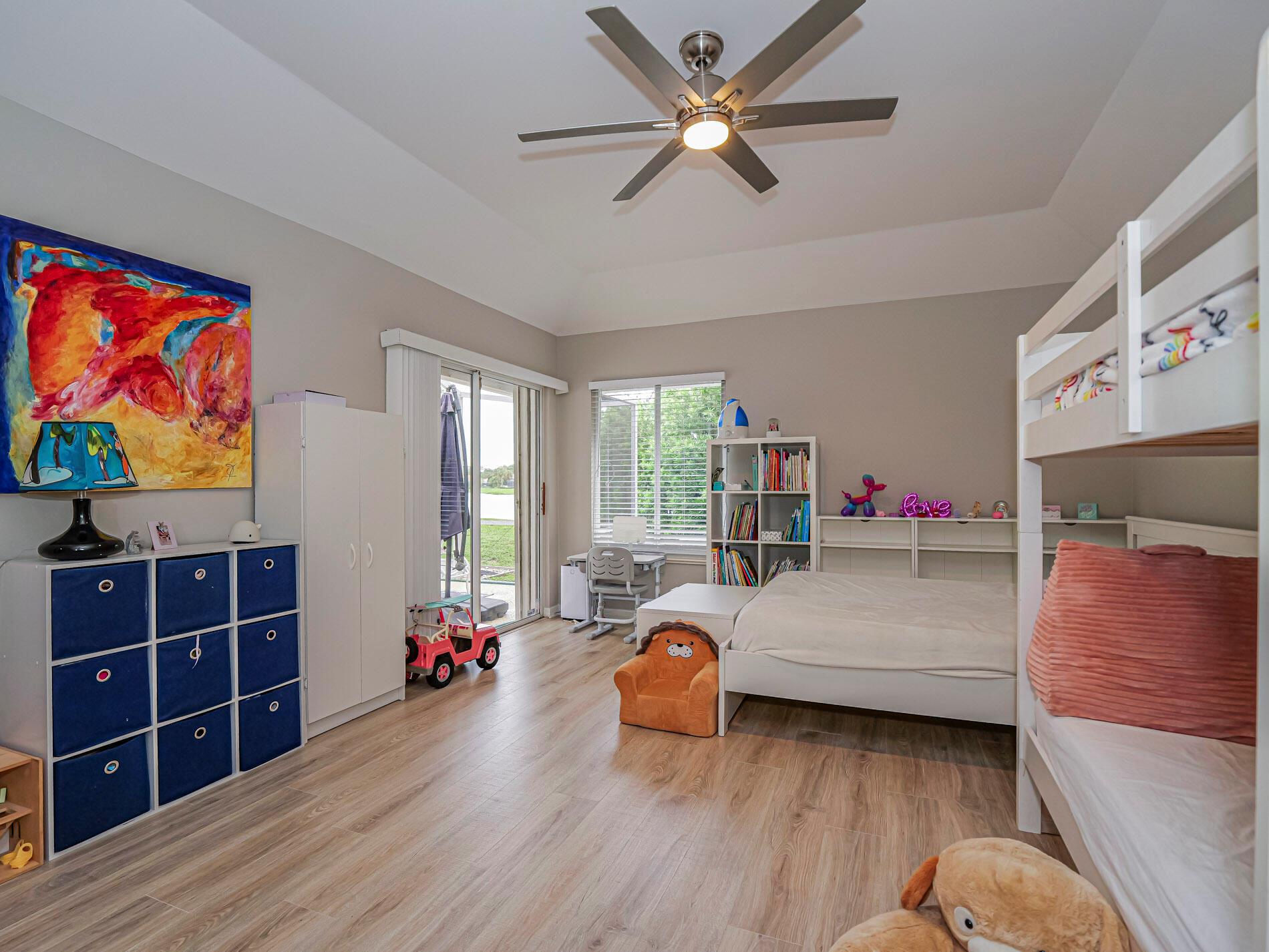 HARBOUR POINTE - Residential
