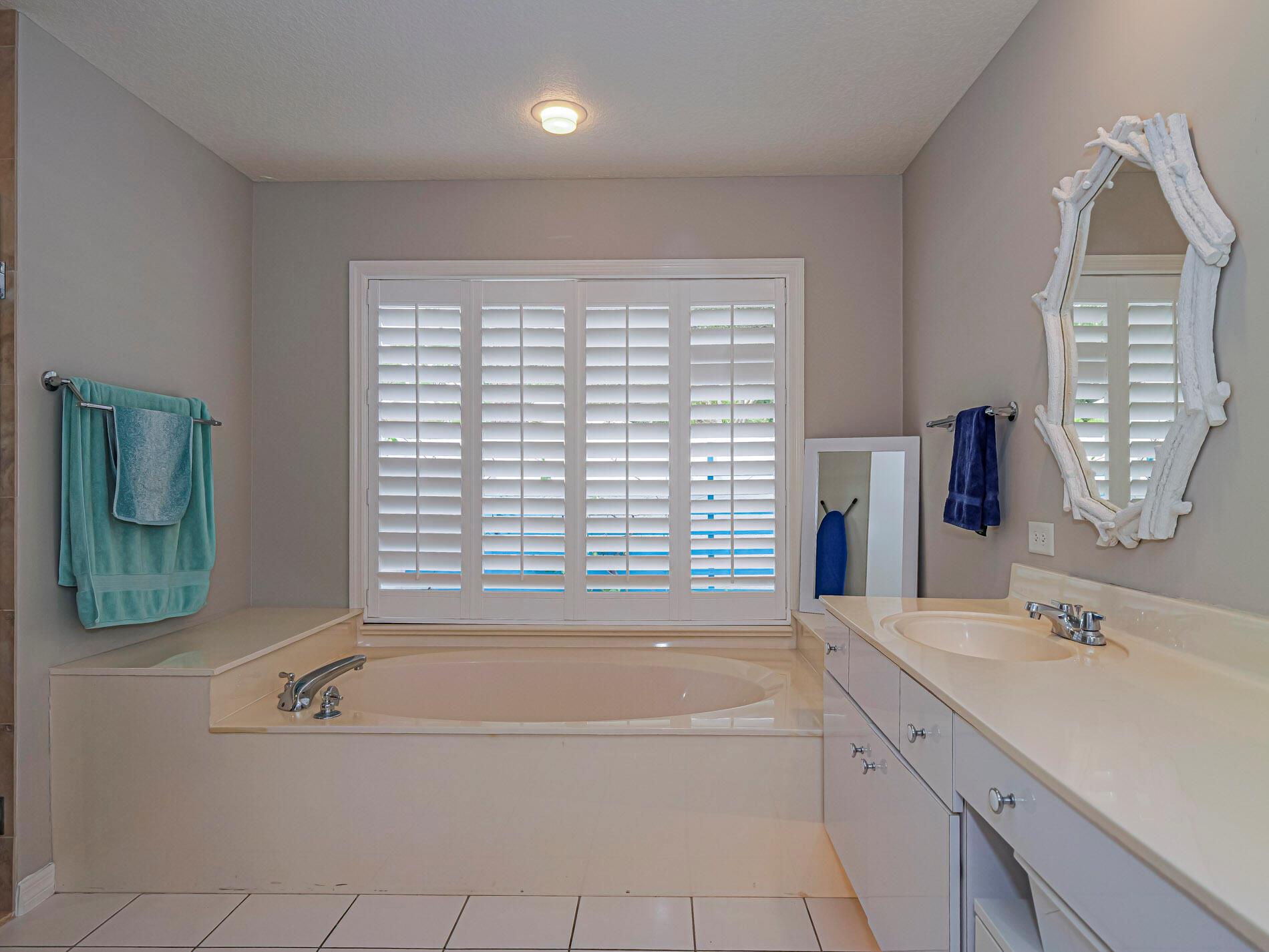 HARBOUR POINTE - Residential