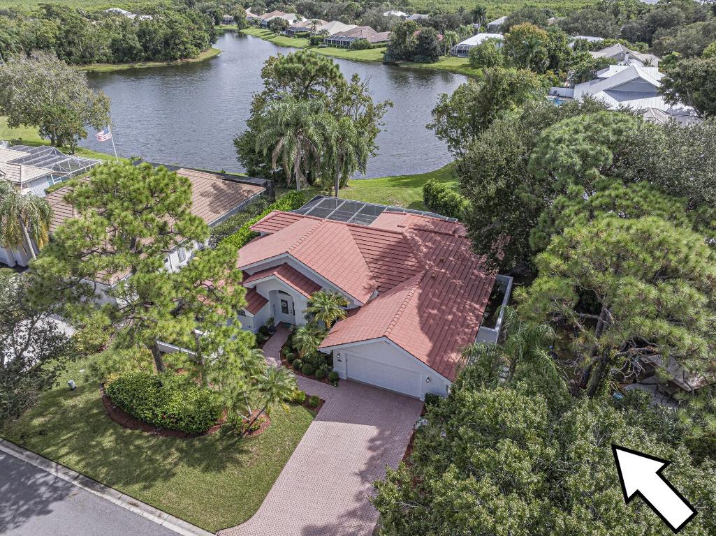 1137 SW Lighthouse Drive