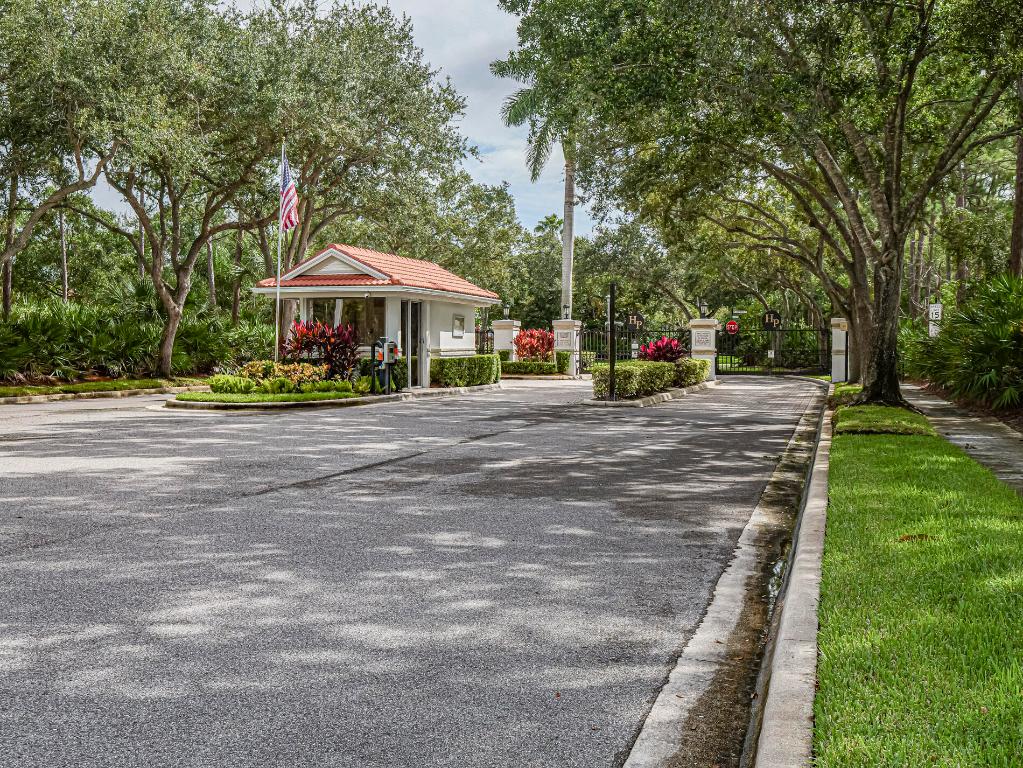 1137 SW Lighthouse Drive