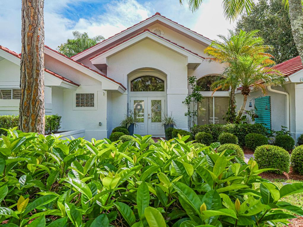 1137 SW Lighthouse Drive