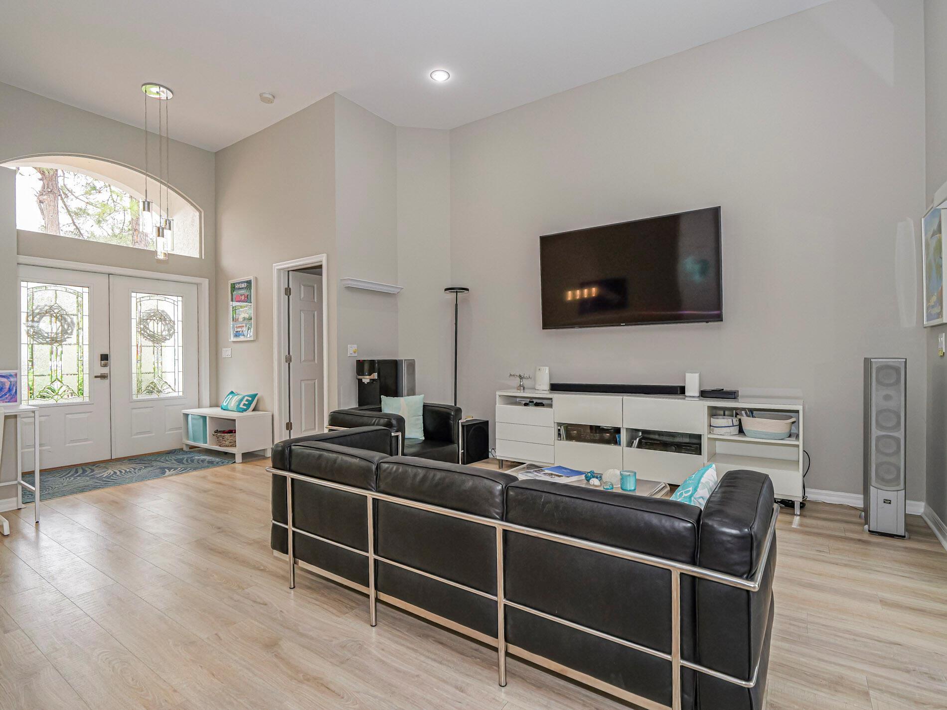 HARBOUR POINTE - Residential