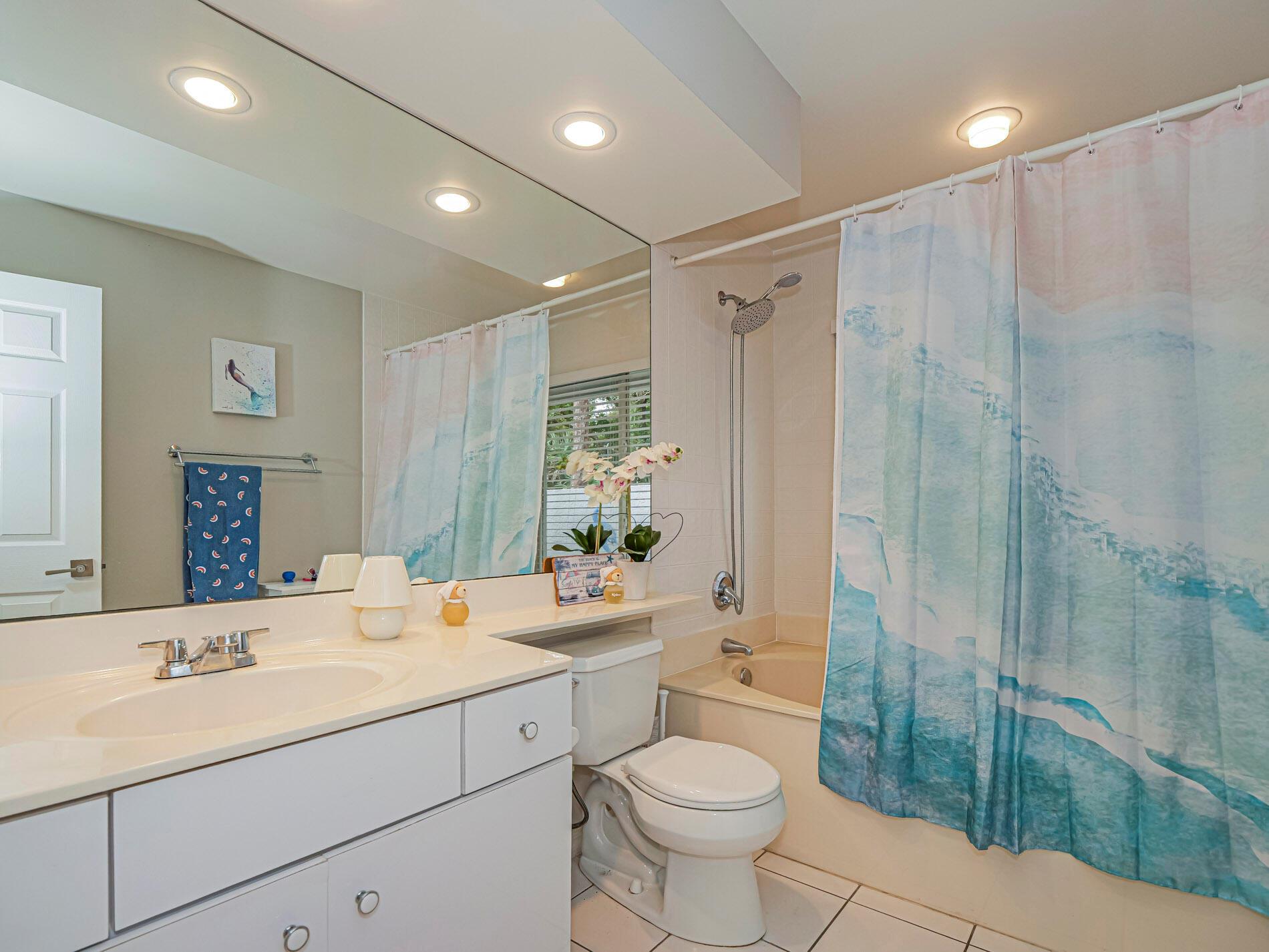 HARBOUR POINTE - Residential