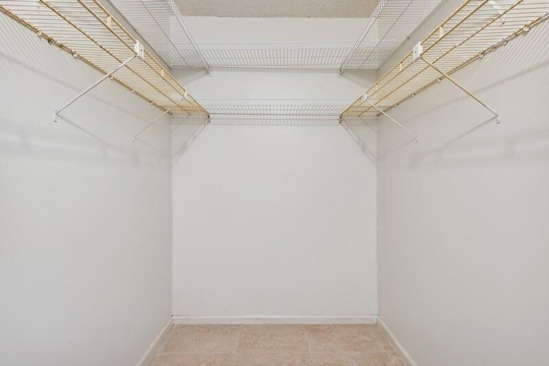 ISLAND CLUB ONE CONDO - Residential