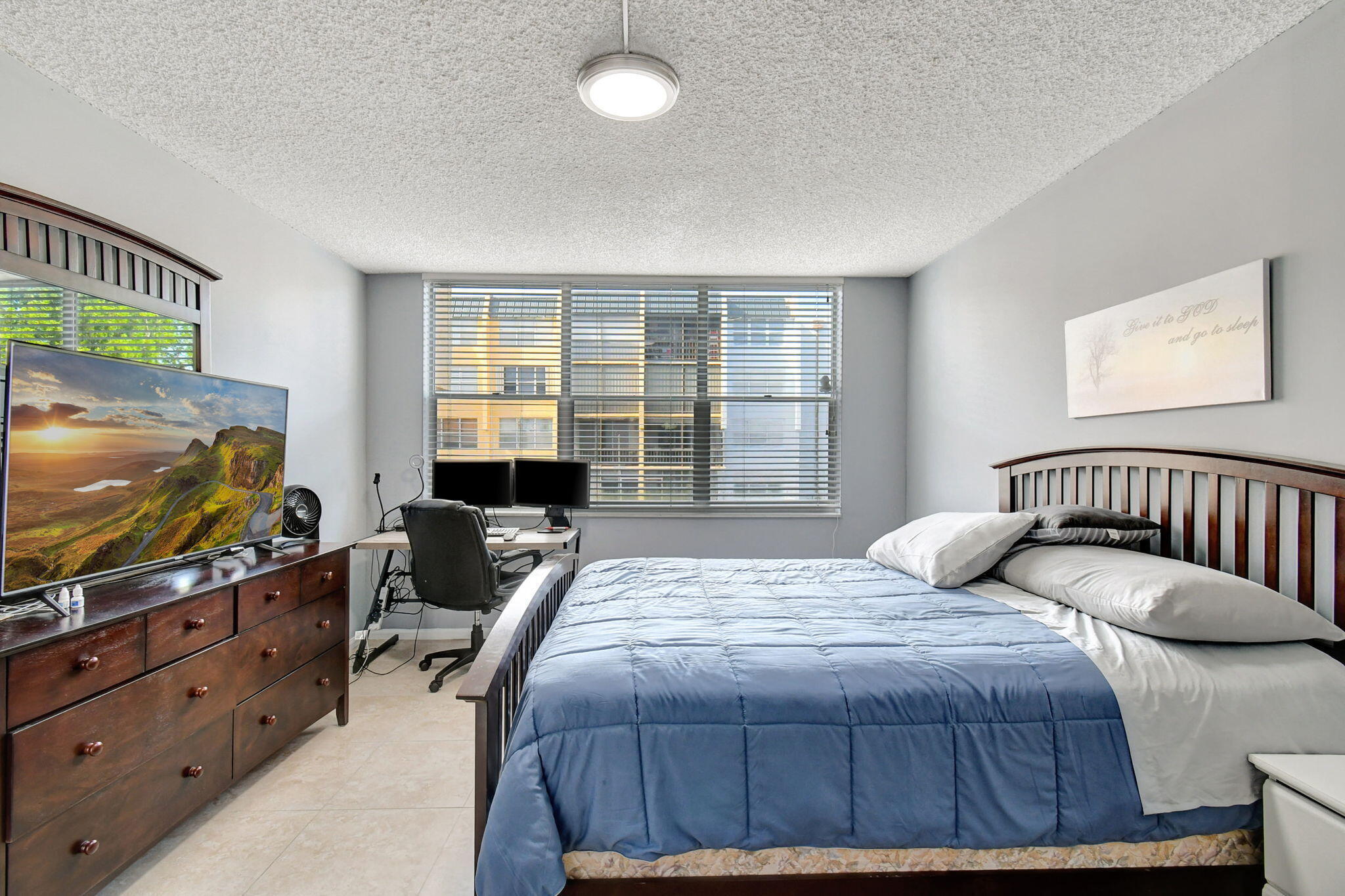 ISLAND CLUB ONE CONDO - Residential