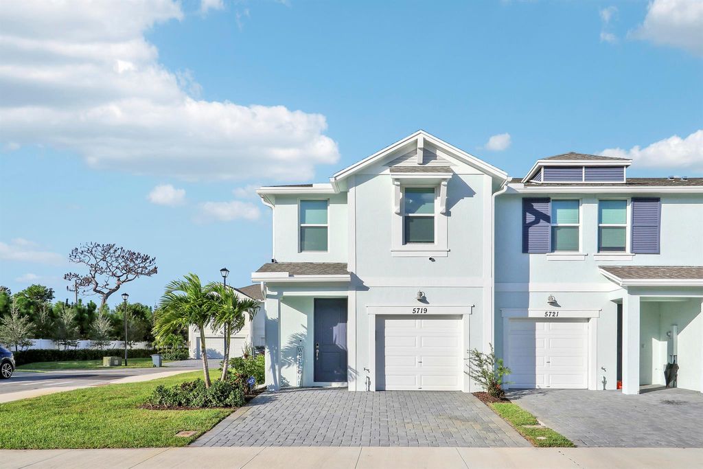 Photo of 5719 SE Edgewater Circle, Stuart, FL 34997 (MLS # R11133801)