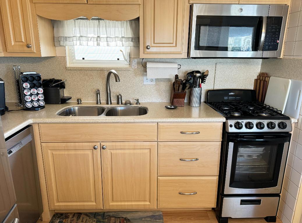 BRINY BREEZES INC - Residential