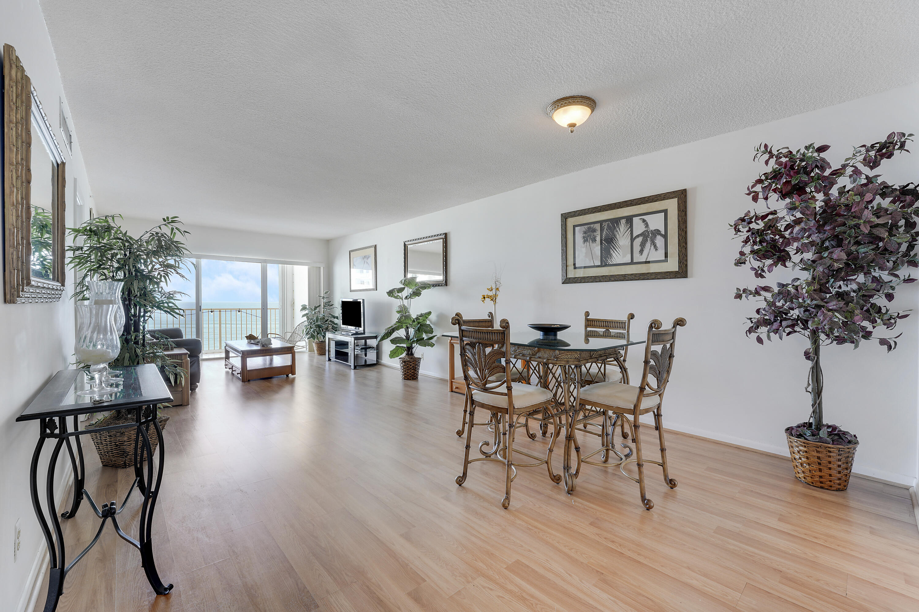 PENTHOUSE TOWERS CONDO - Residential