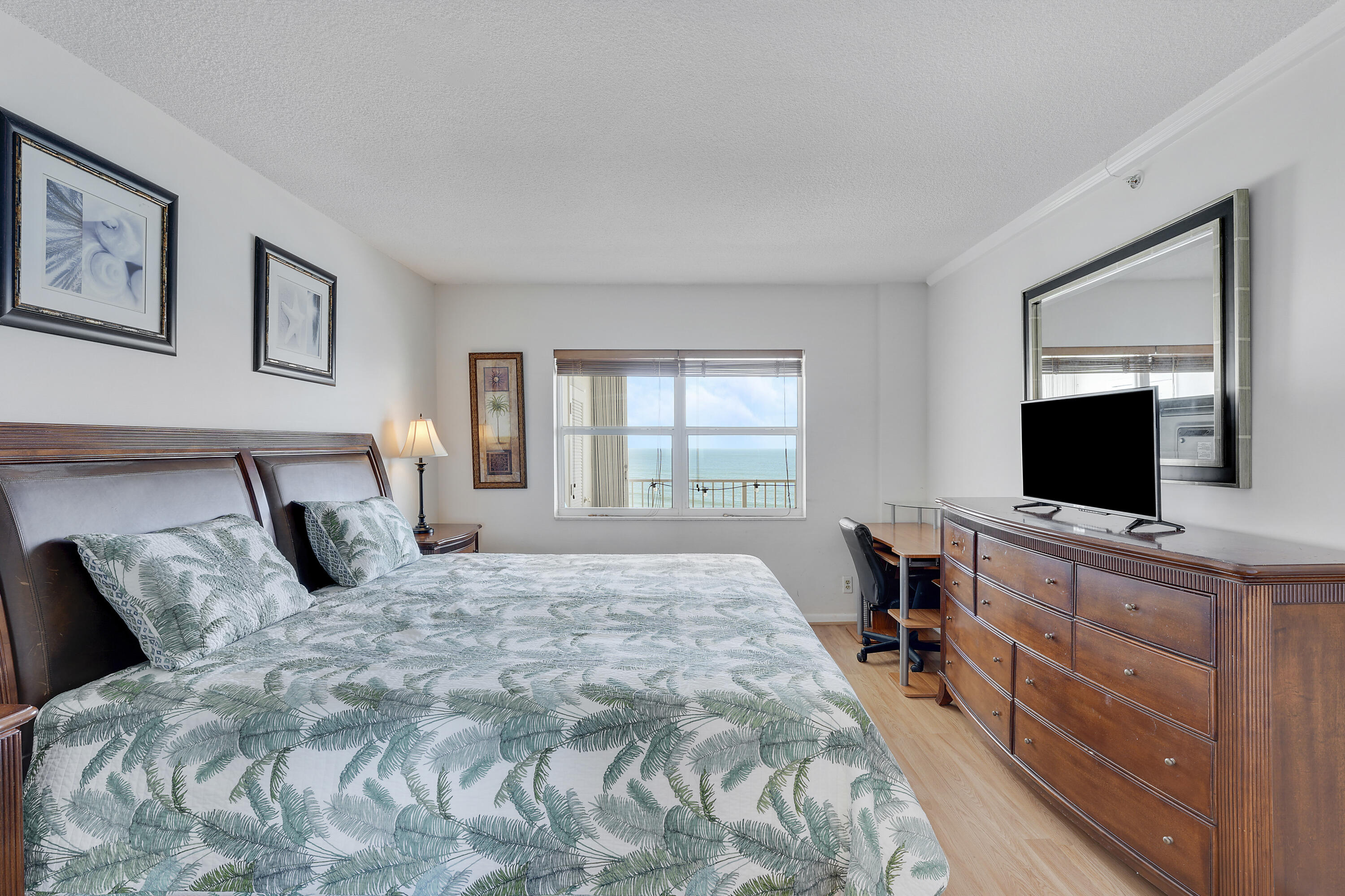 PENTHOUSE TOWERS CONDO - Residential