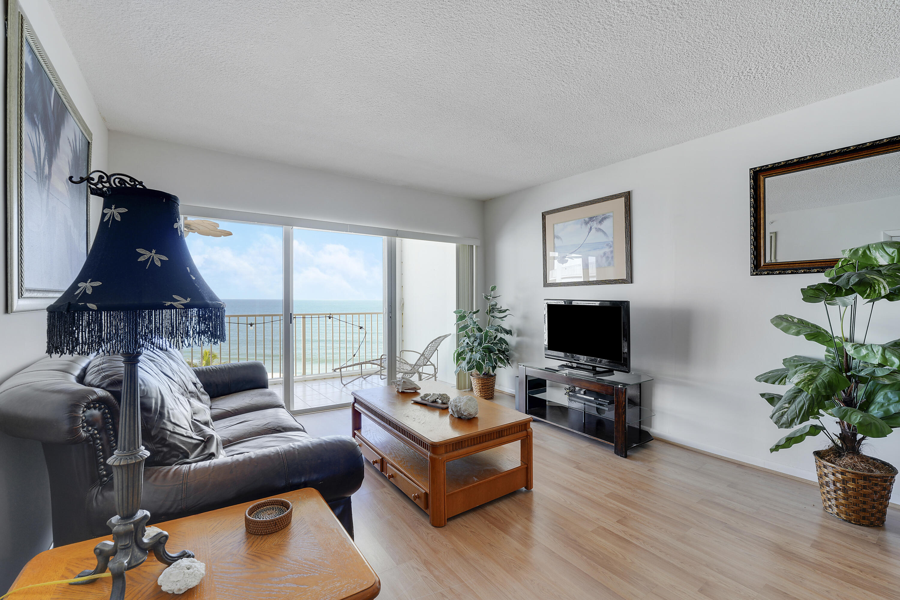 PENTHOUSE TOWERS CONDO - Residential