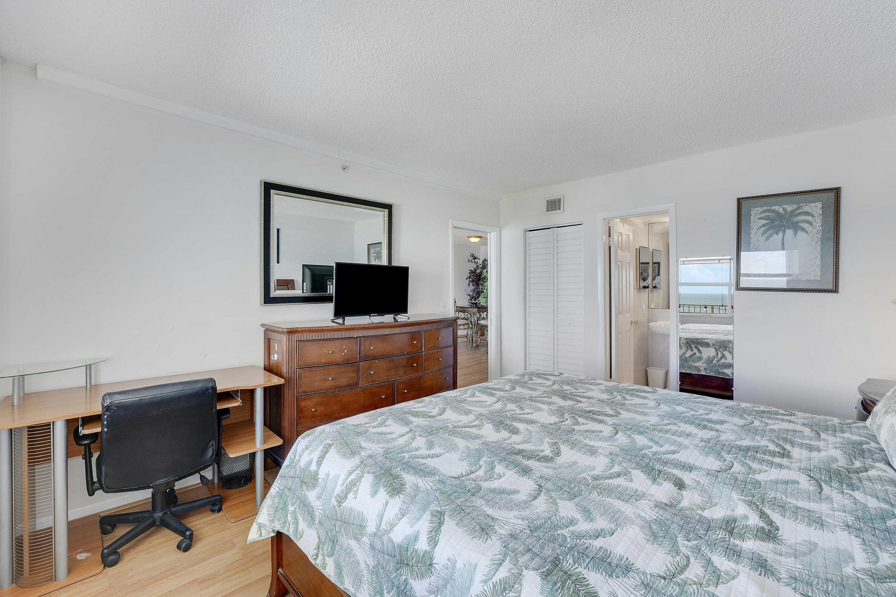 PENTHOUSE TOWERS CONDO - Residential