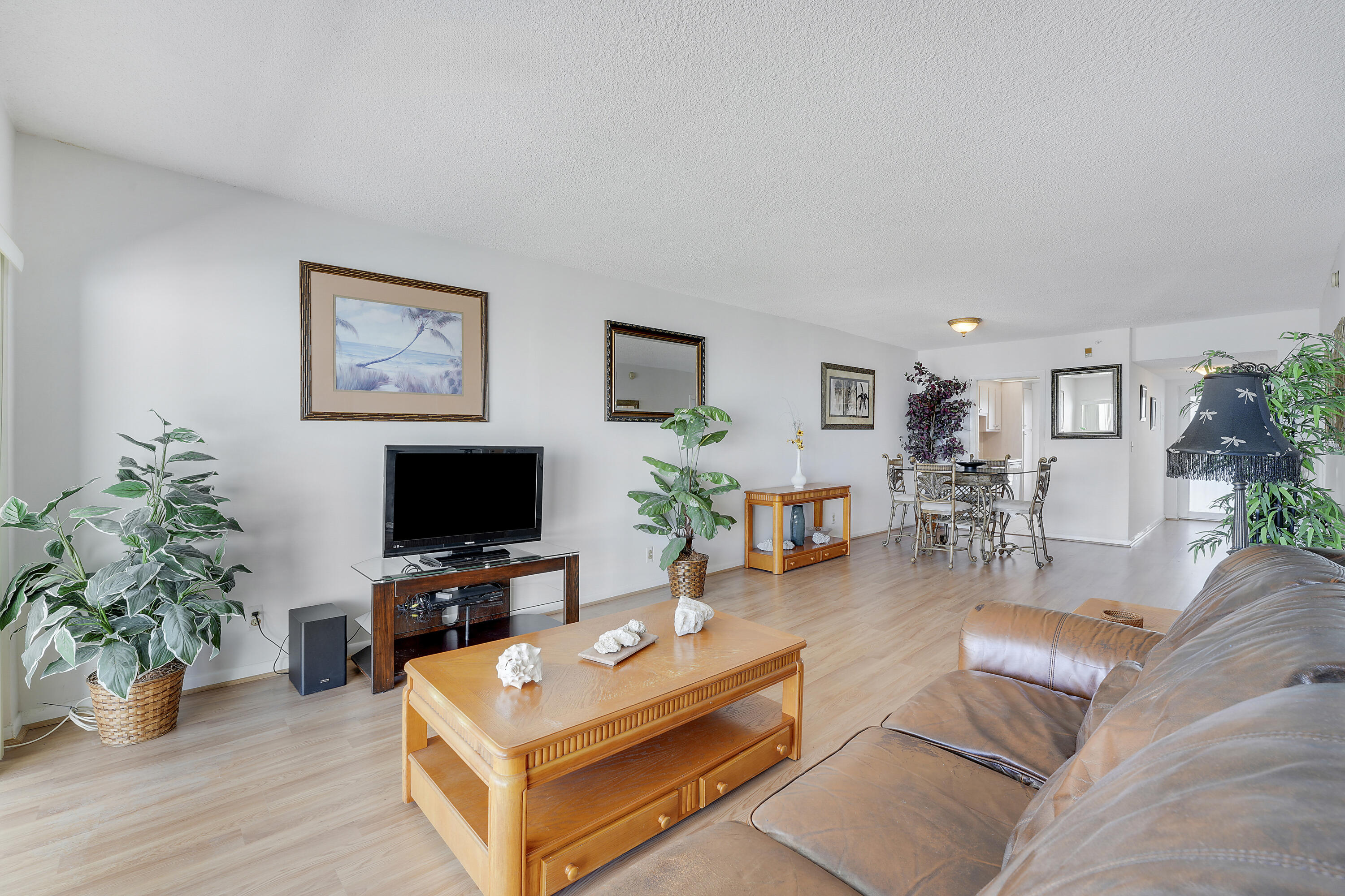 PENTHOUSE TOWERS CONDO - Residential