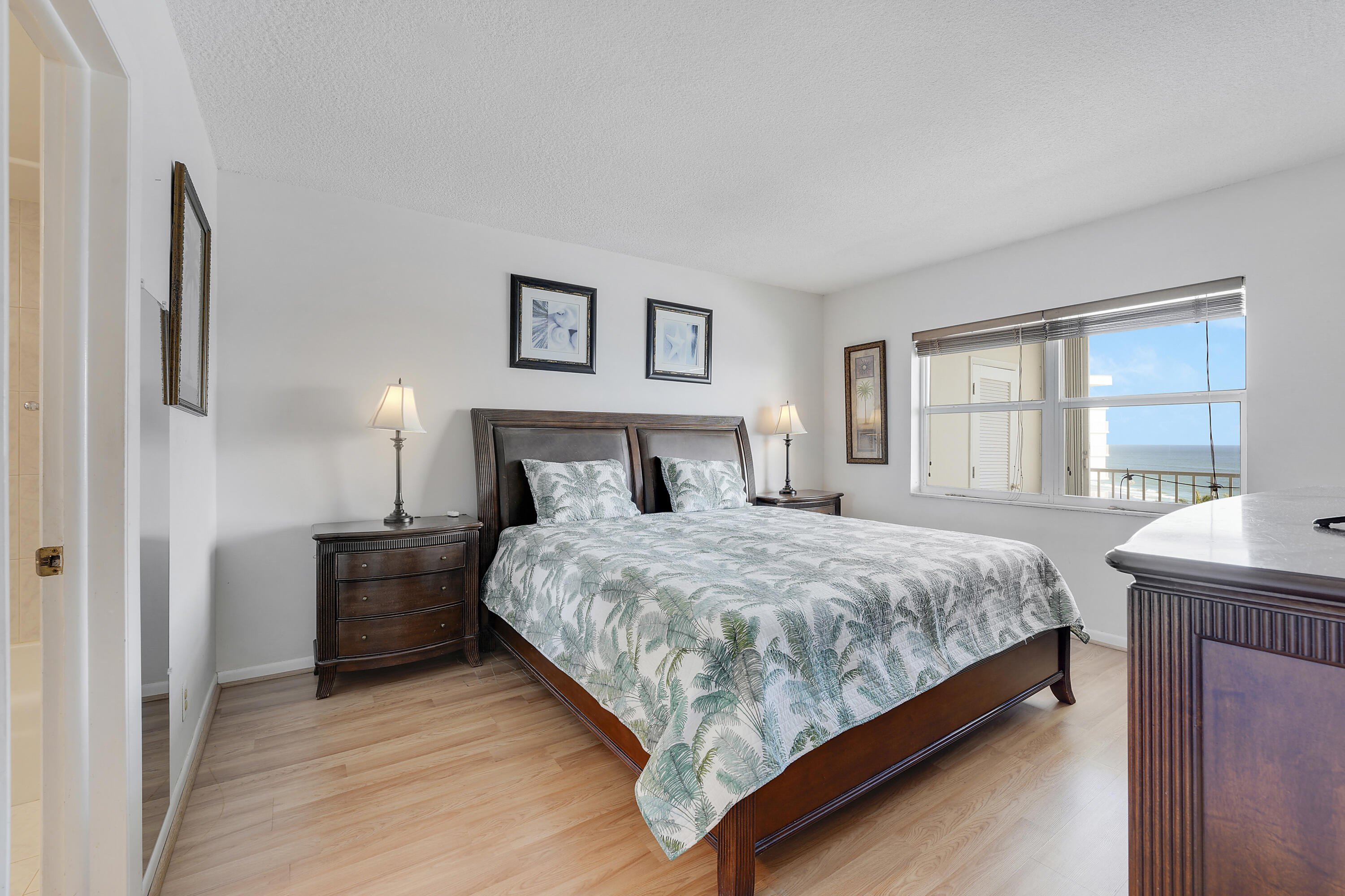 PENTHOUSE TOWERS CONDO - Residential