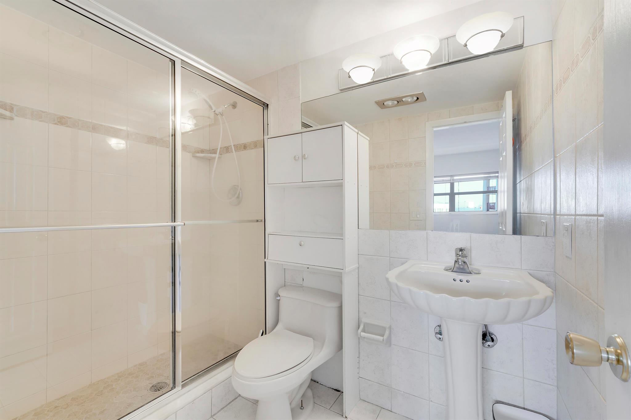 PENTHOUSE TOWERS CONDO - Residential