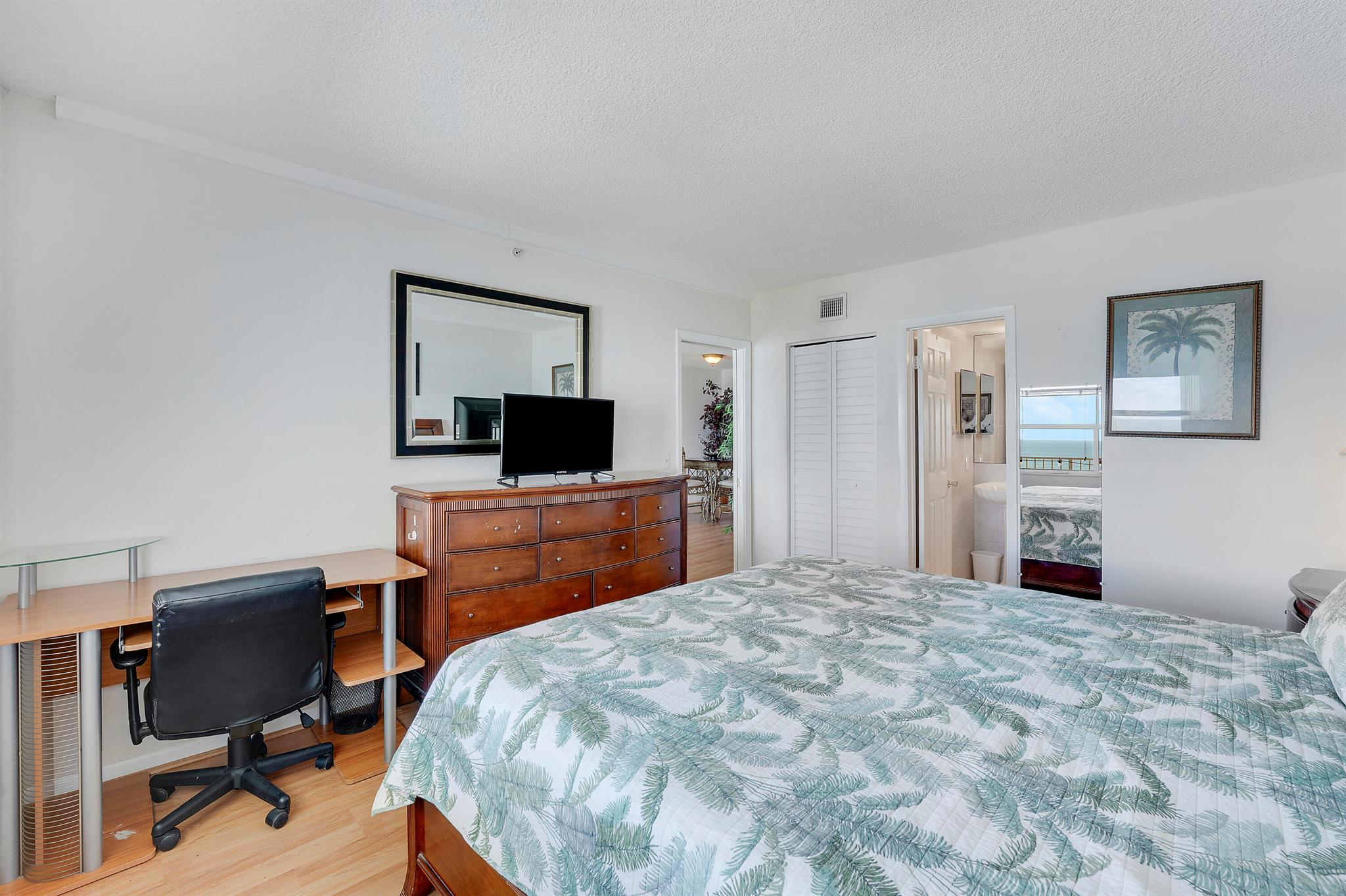 PENTHOUSE TOWERS CONDO - Residential
