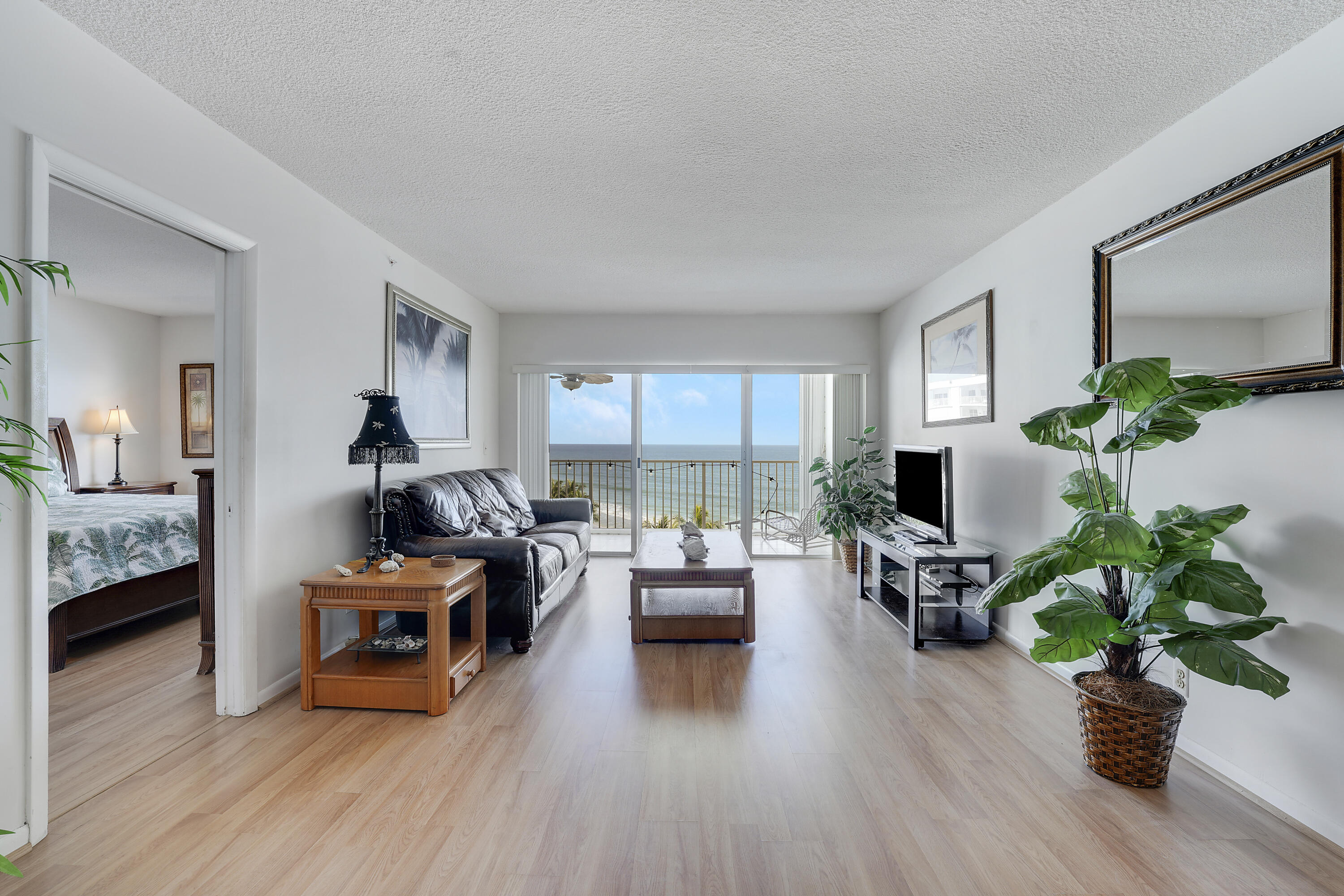 PENTHOUSE TOWERS CONDO - Residential