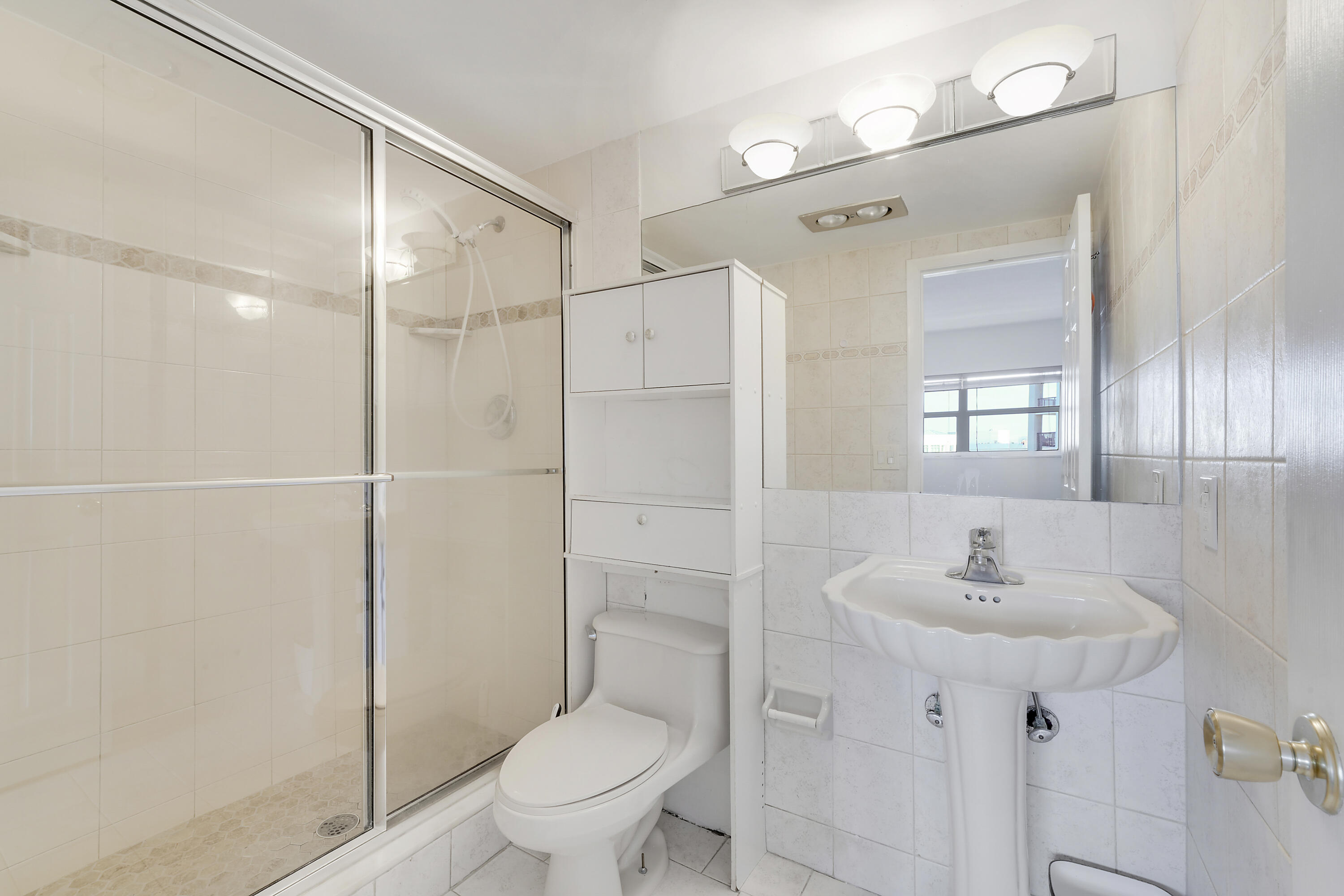 PENTHOUSE TOWERS CONDO - Residential