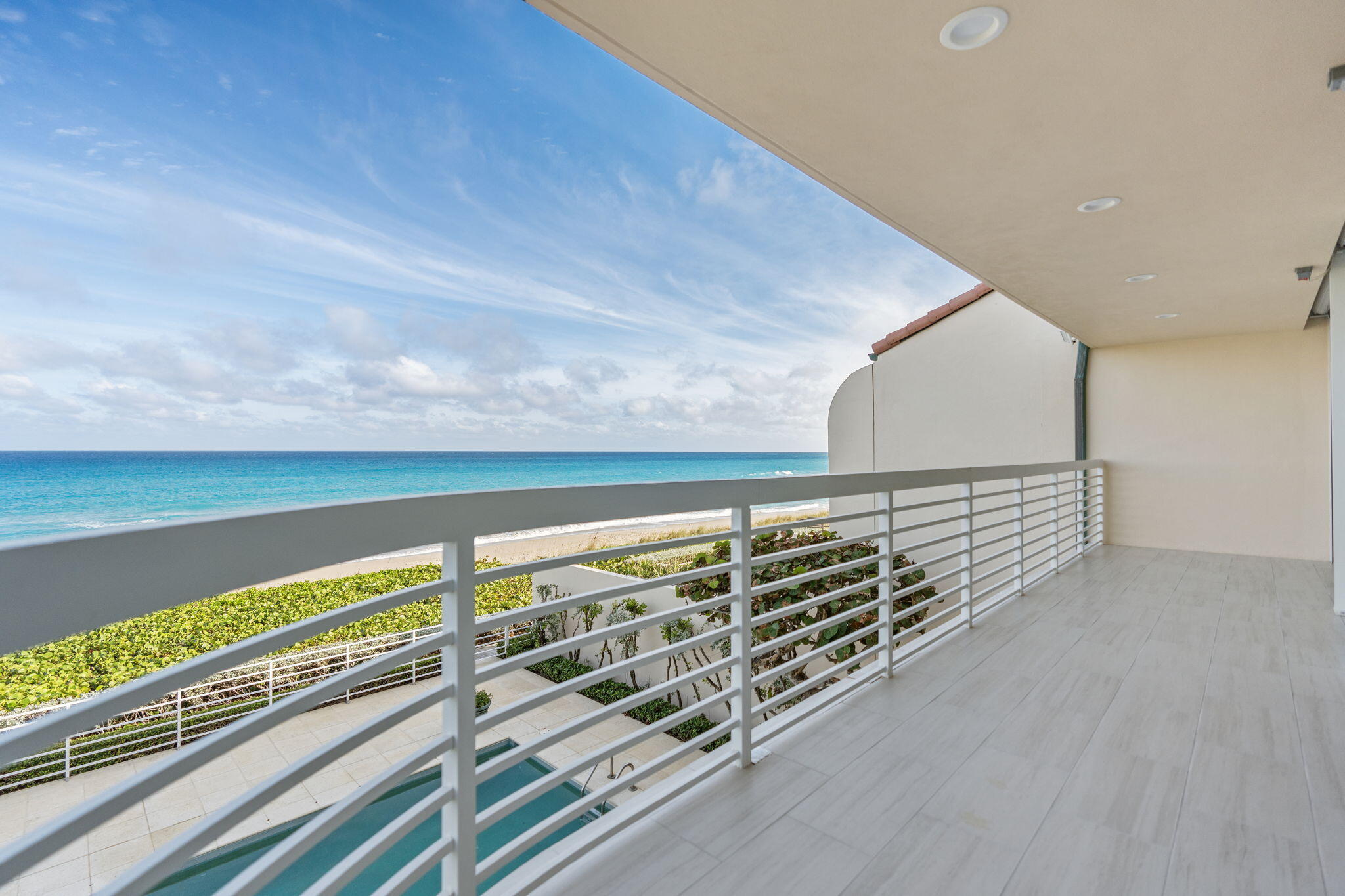 RESIDENCES AT SLOANS CURVE - Residential