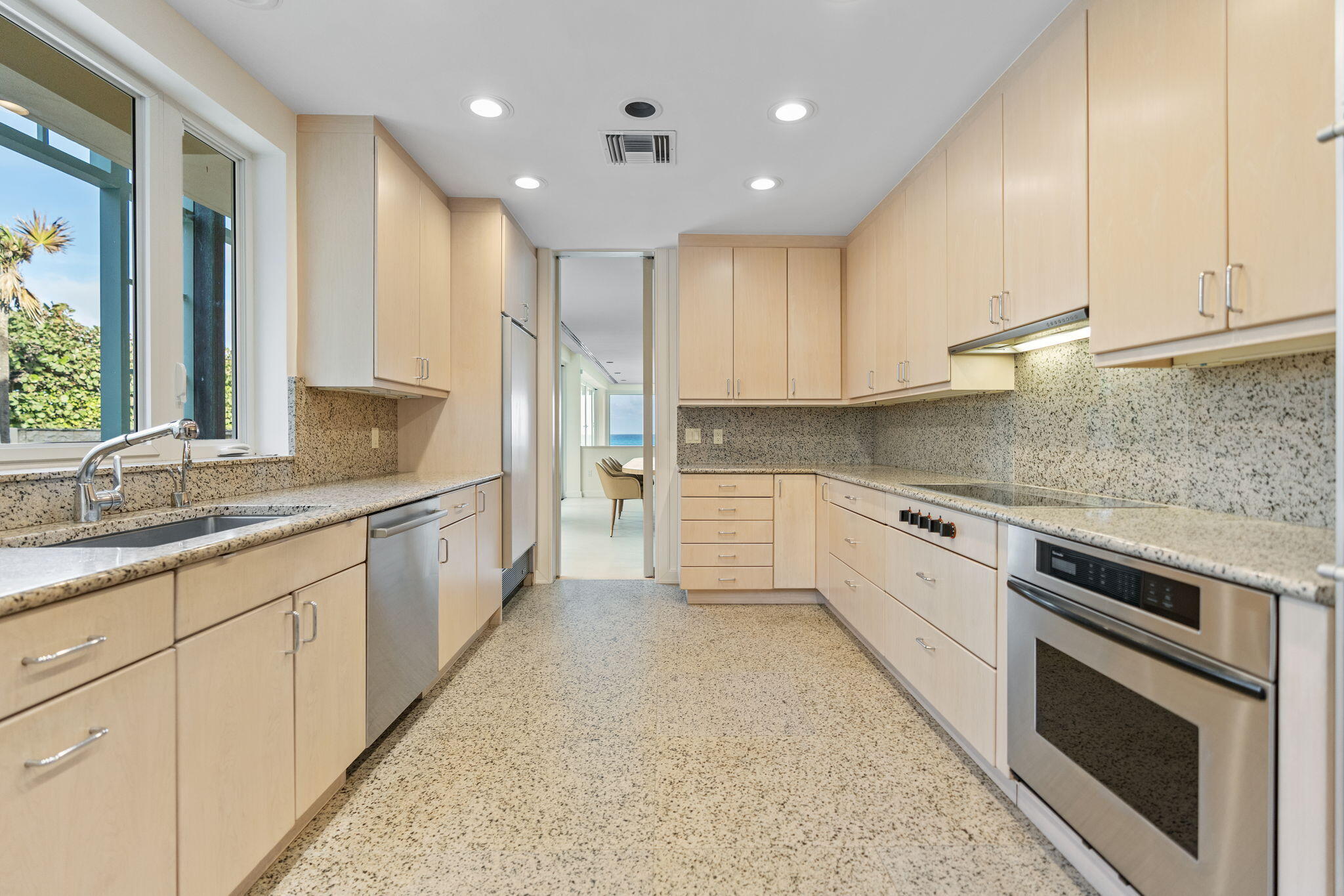 RESIDENCES AT SLOANS CURVE - Residential