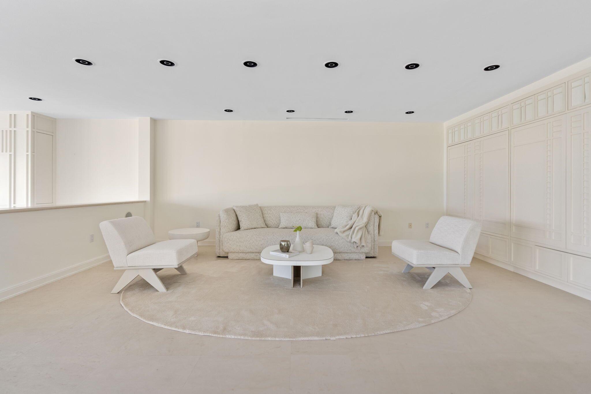 RESIDENCES AT SLOANS CURV - Residential