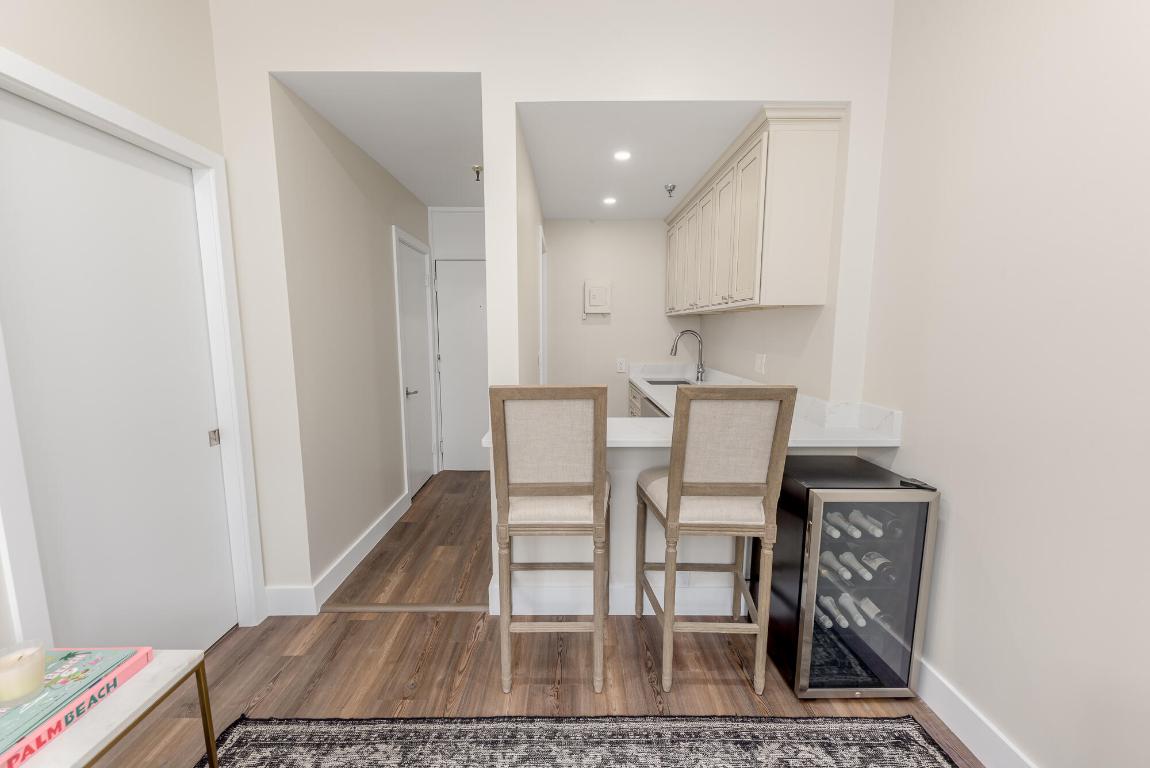 235 Sunrise Avenue 2211