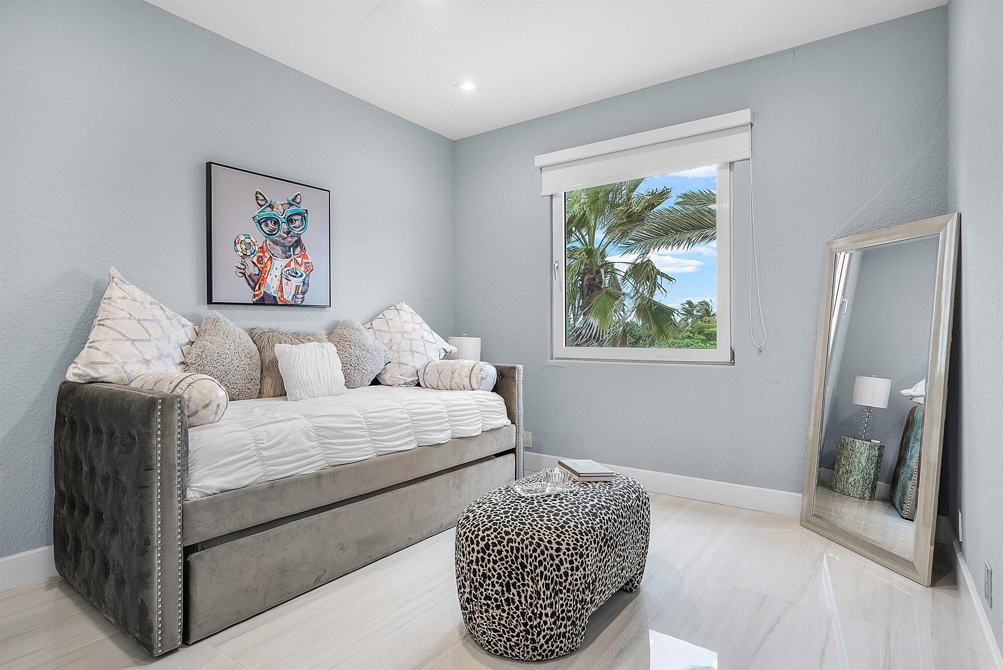 HILLSBORO SHORES SEC - Residential