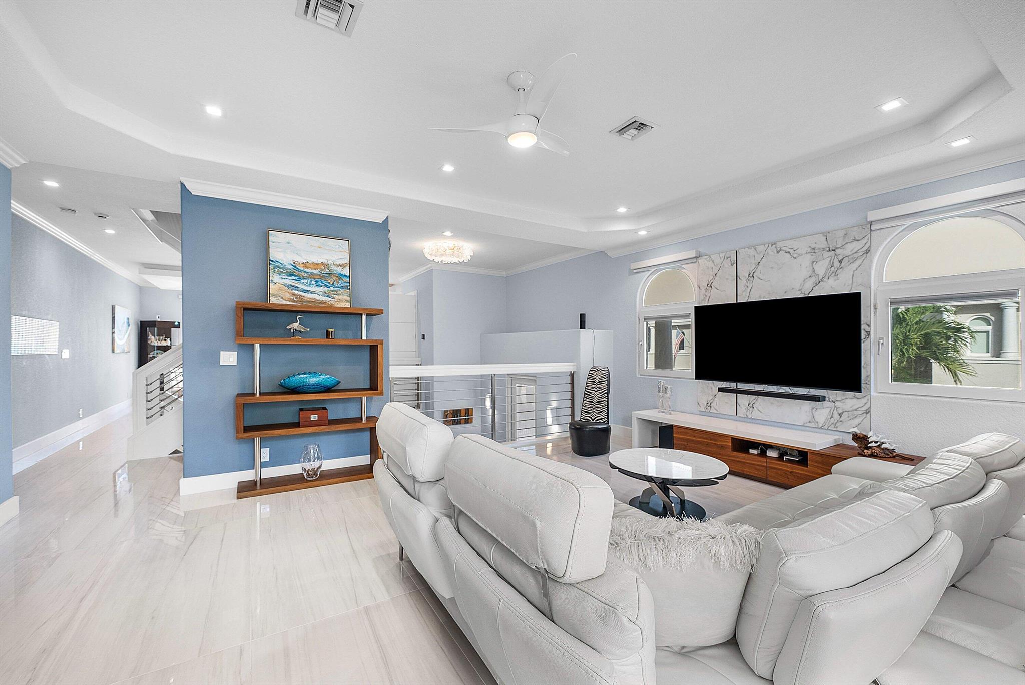 HILLSBORO SHORES SEC - Residential