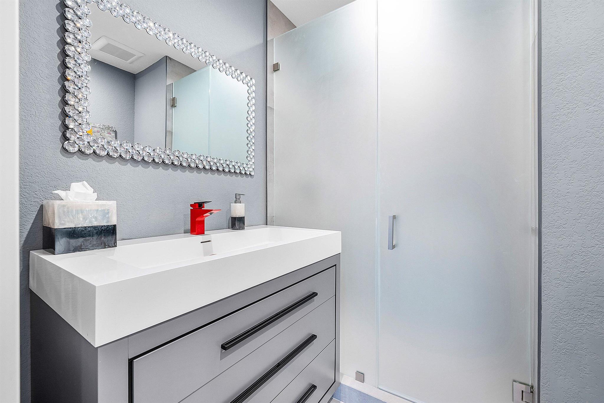 HILLSBORO SHORES SEC - Residential