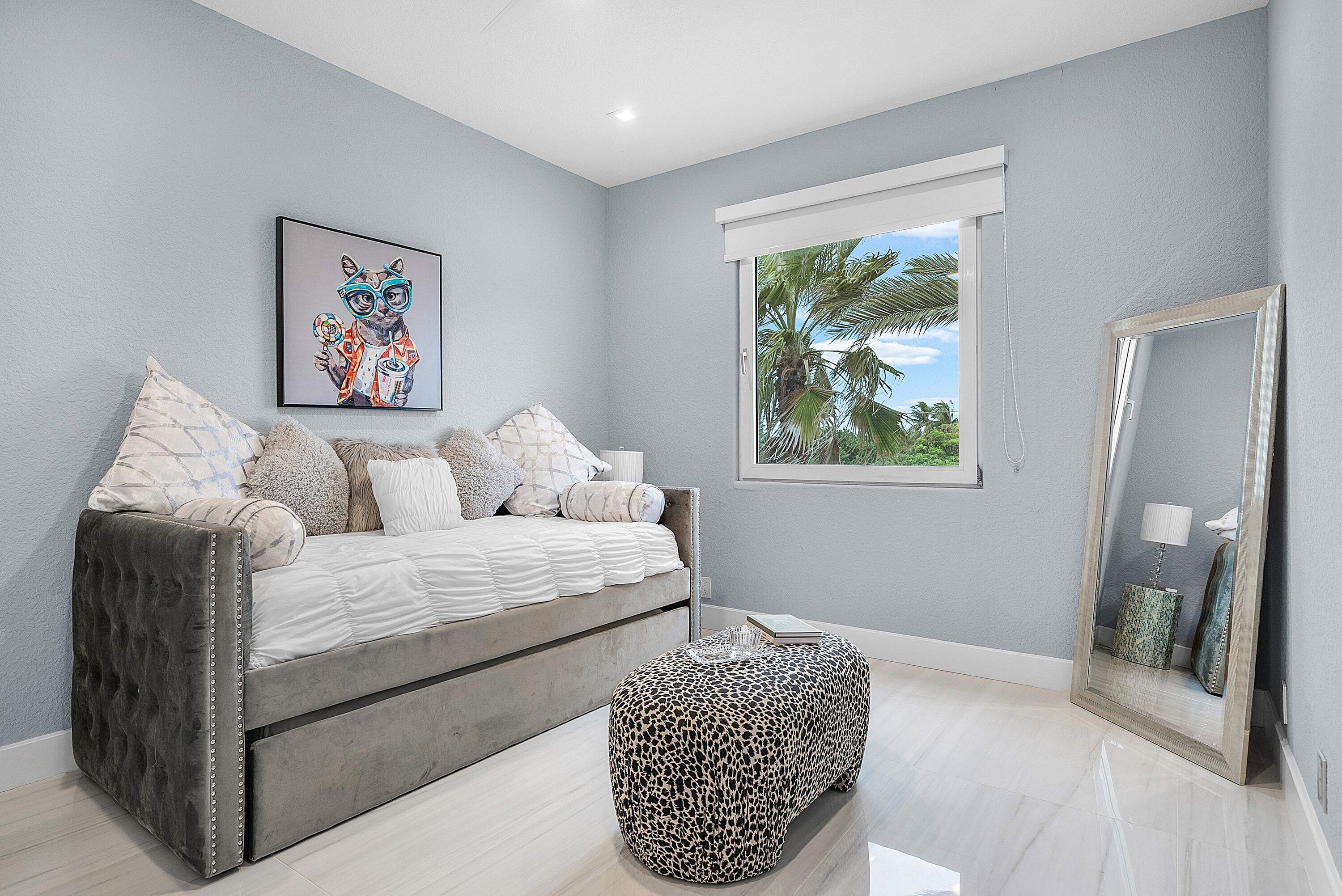 HILLSBORO SHORES SEC - Residential