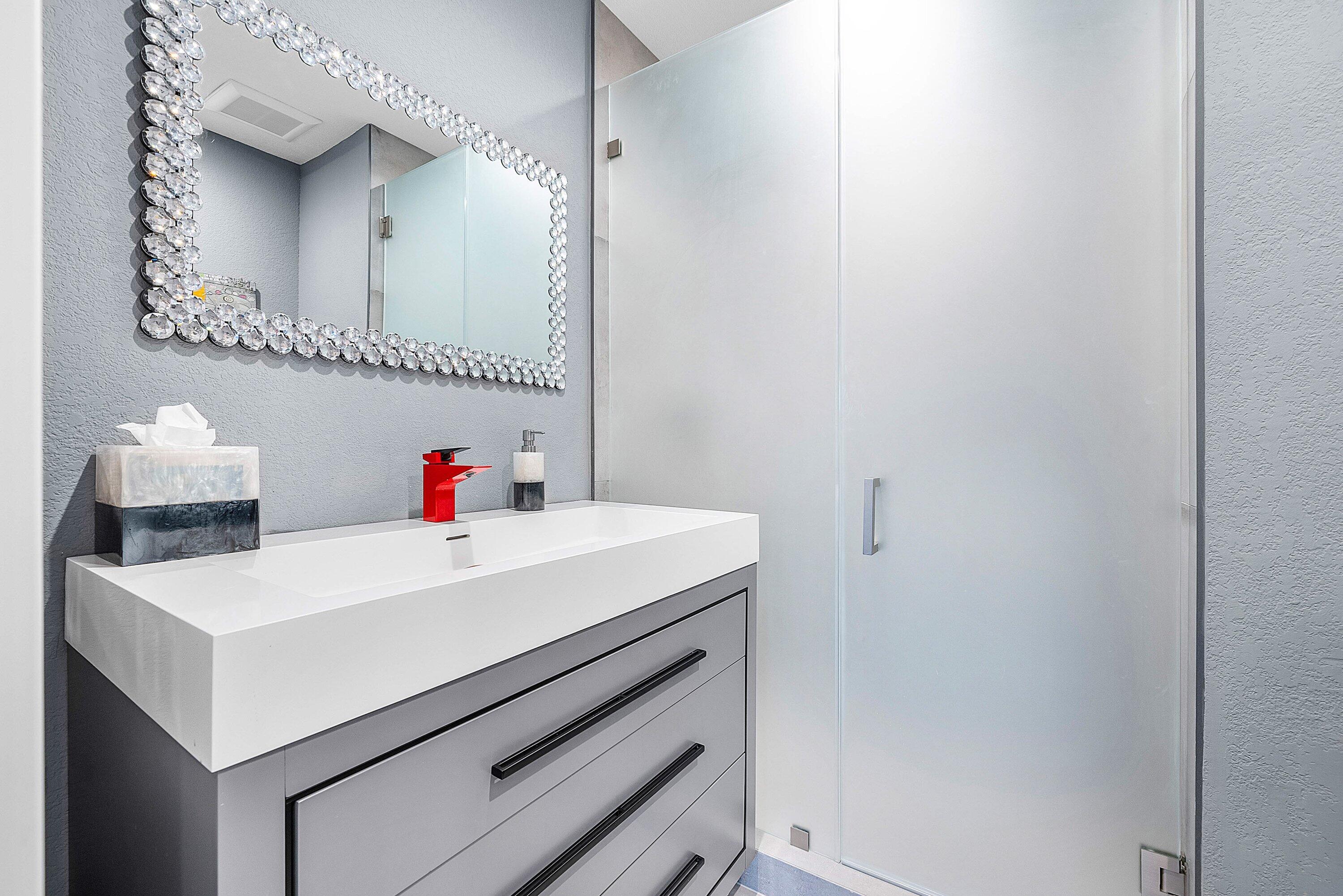 HILLSBORO SHORES SEC - Residential