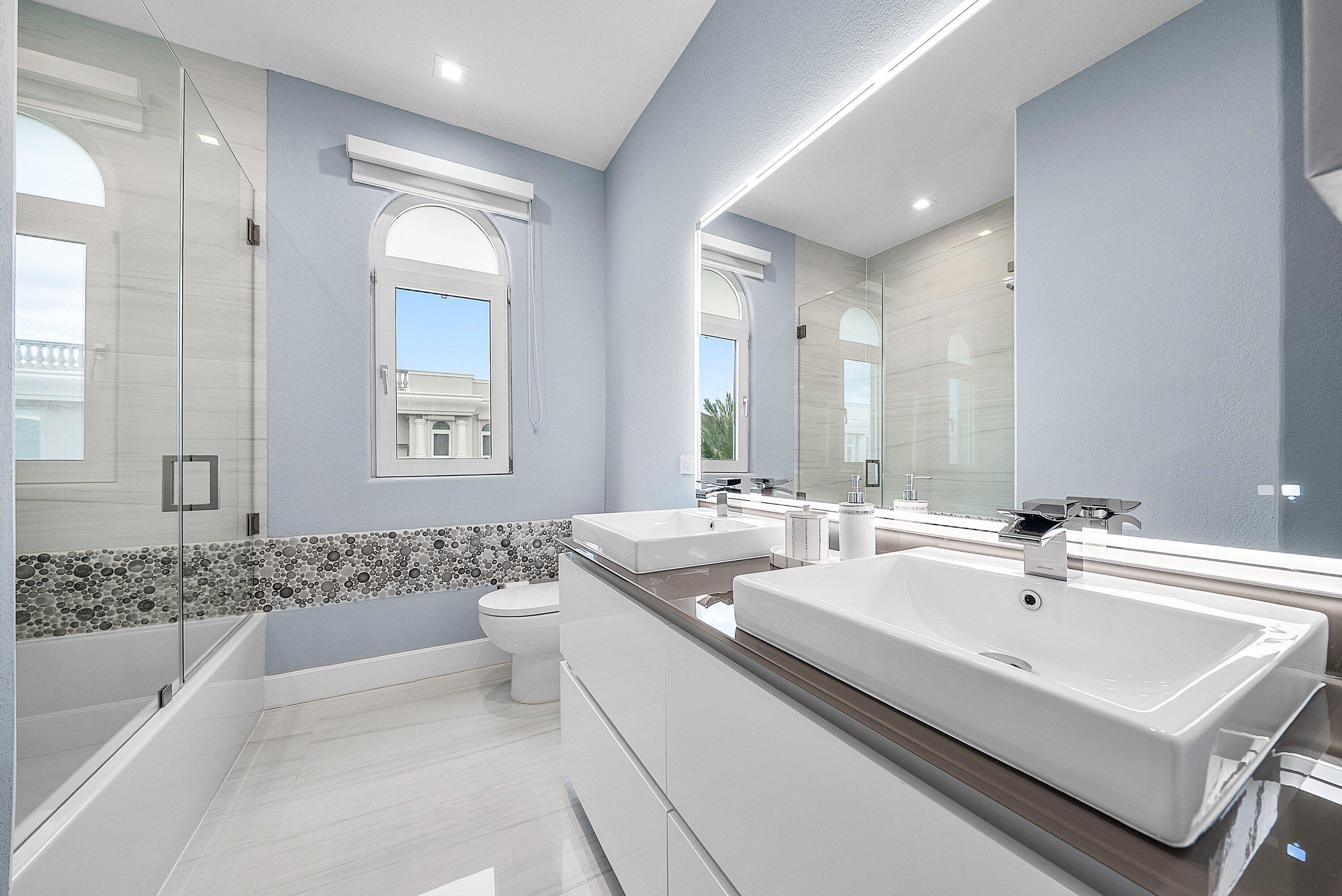 HILLSBORO SHORES SEC - Residential