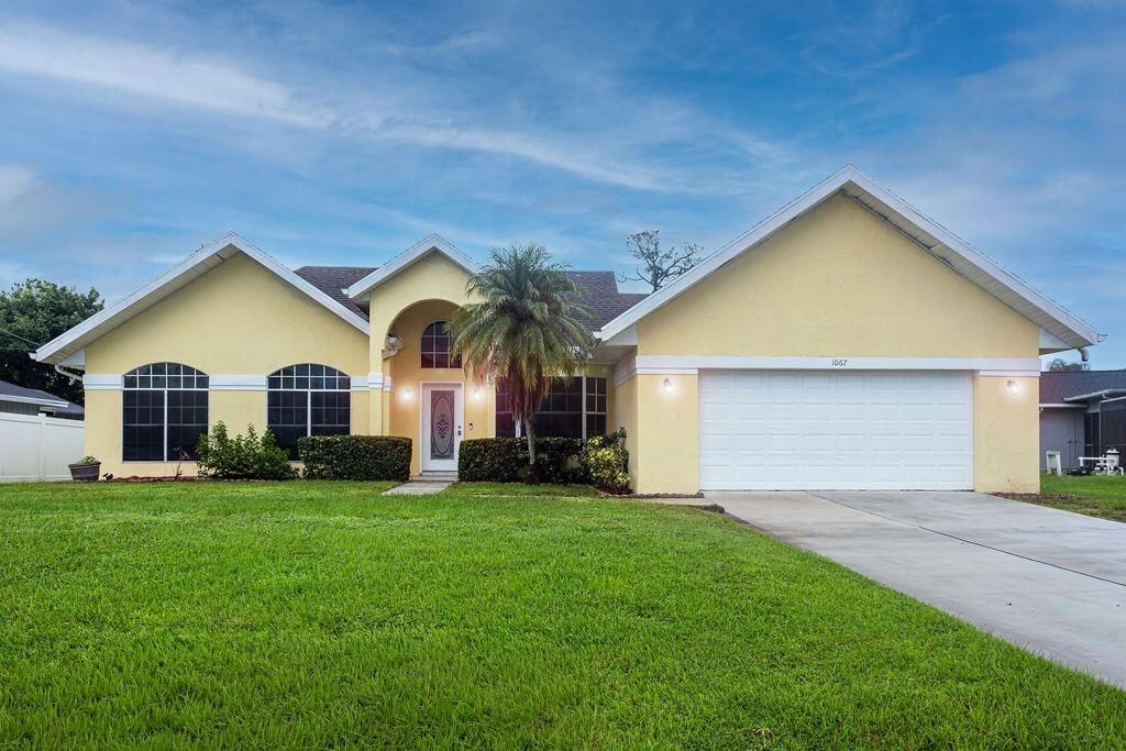 Photo of 1067 SE Floresta Drive E, Port Saint Lucie, FL 34983 (MLS # R11129662)