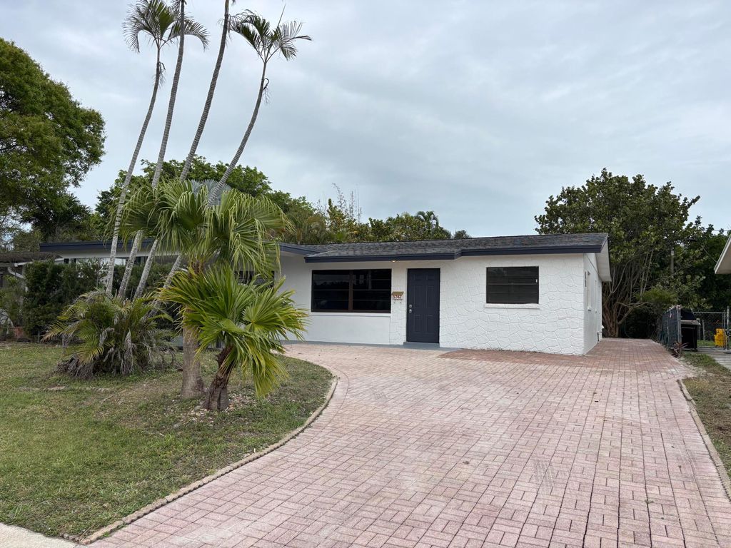 Photo of 3747 Island Road, Palm Beach Gardens, FL 33410 (MLS # R11066189)