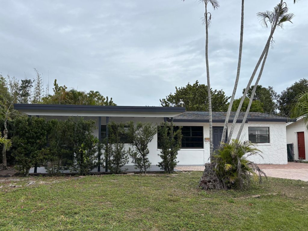 Photo of 3747 Island Road, Palm Beach Gardens, FL 33410 (MLS # R11066189)