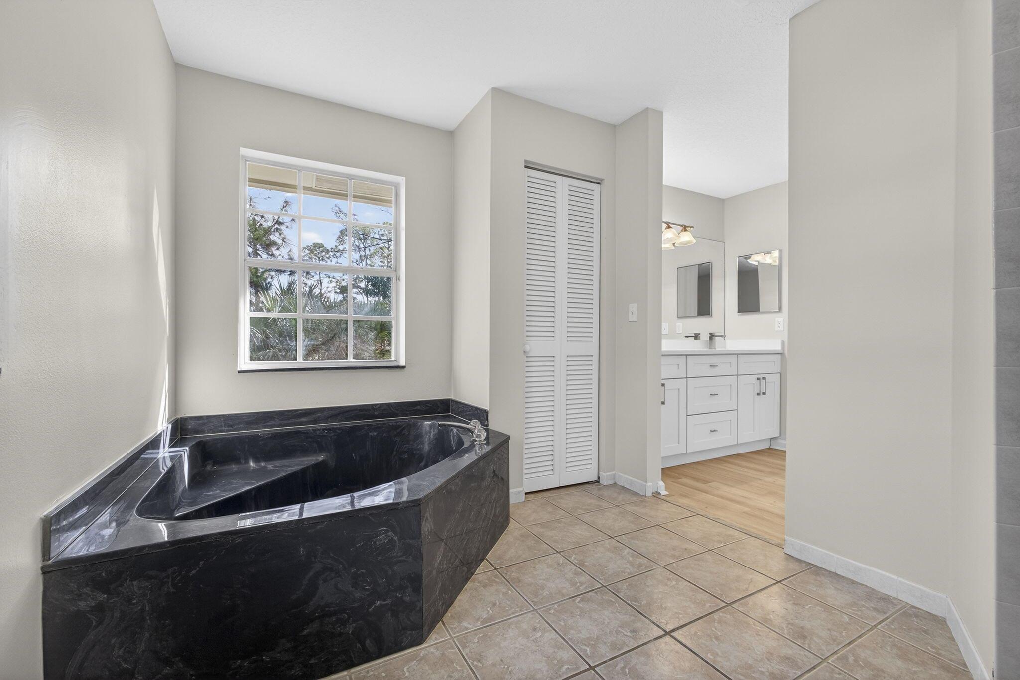 LOXAHATCHEE ACREAGE - Residential